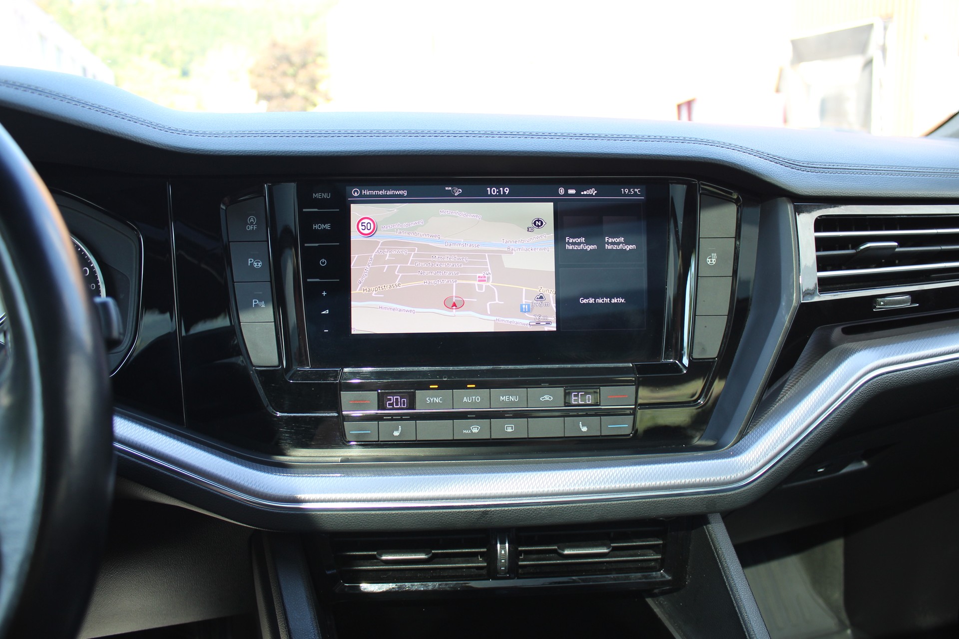 VW Touareg 3.0 TDI R Line Tiptronic-image-8
