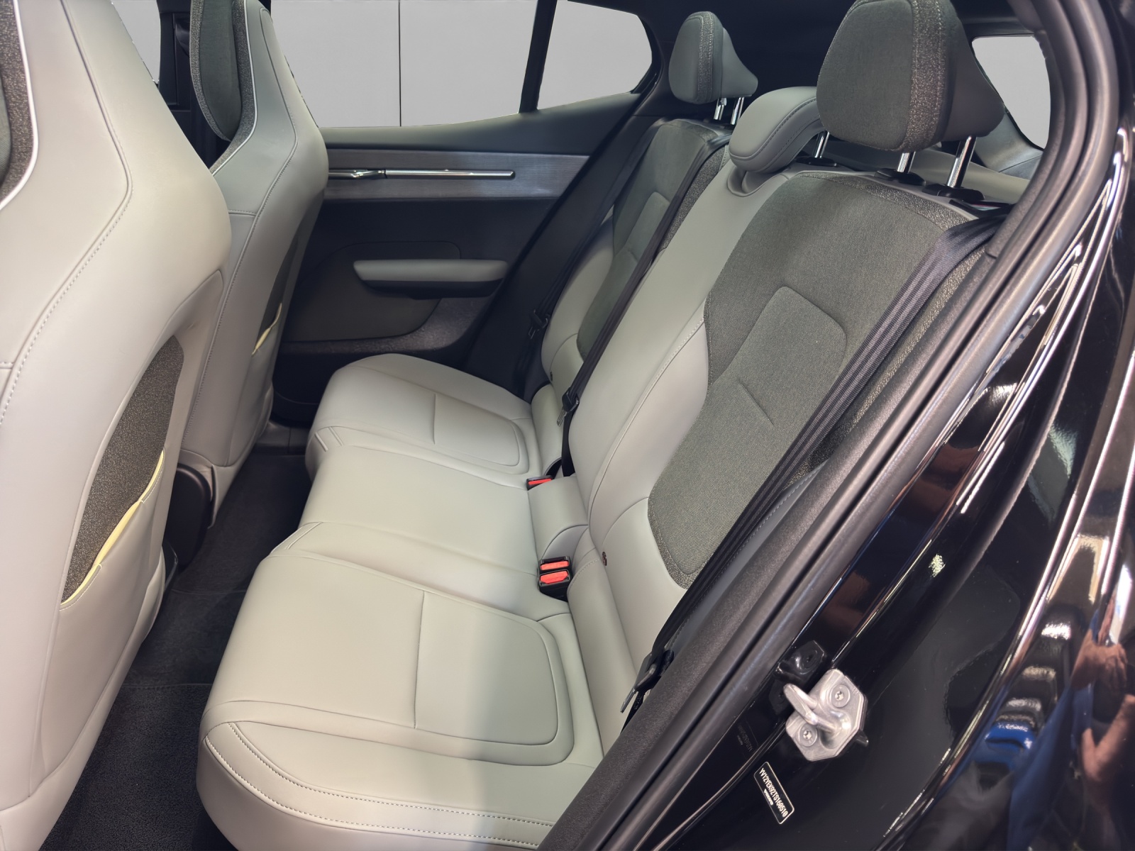 VOLVO EX30 CC E60 Twin Performance AWD-image-11