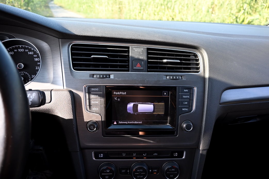 VW Golf Variant 1.6 TDI Comfortline DSG-image-9