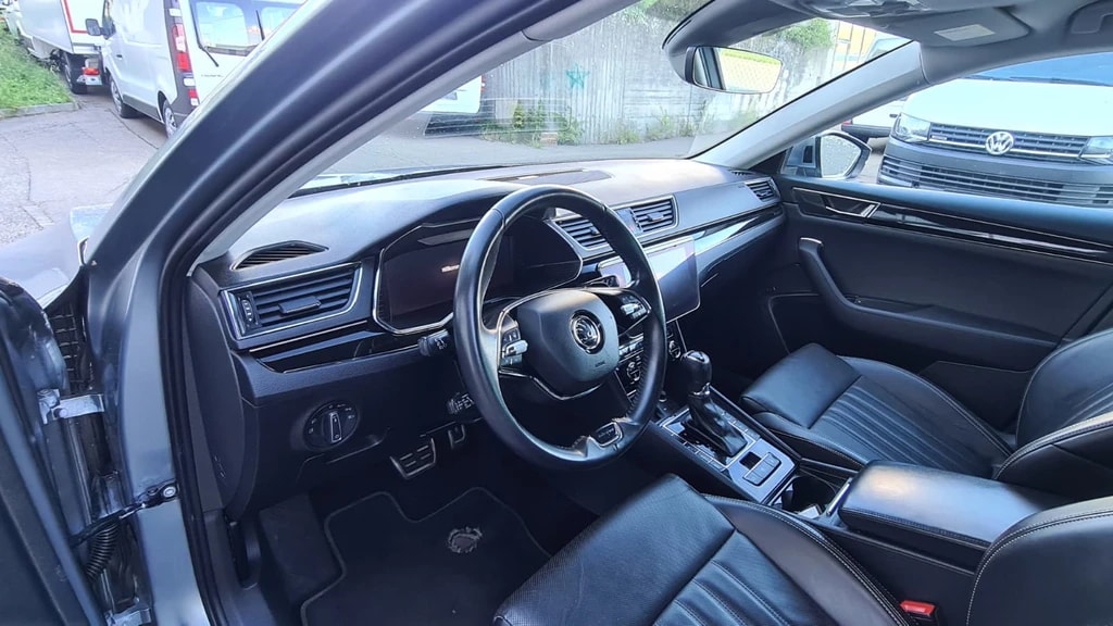 SKODA Superb Combi 2.0 TDi L&K 4x4 DSG ** Voll-Leder ** Gr-Navi ** RF-Kamera ** Abstandsregelsysteme ** Sitzmemory ** MFK 21.01.2026-image-16