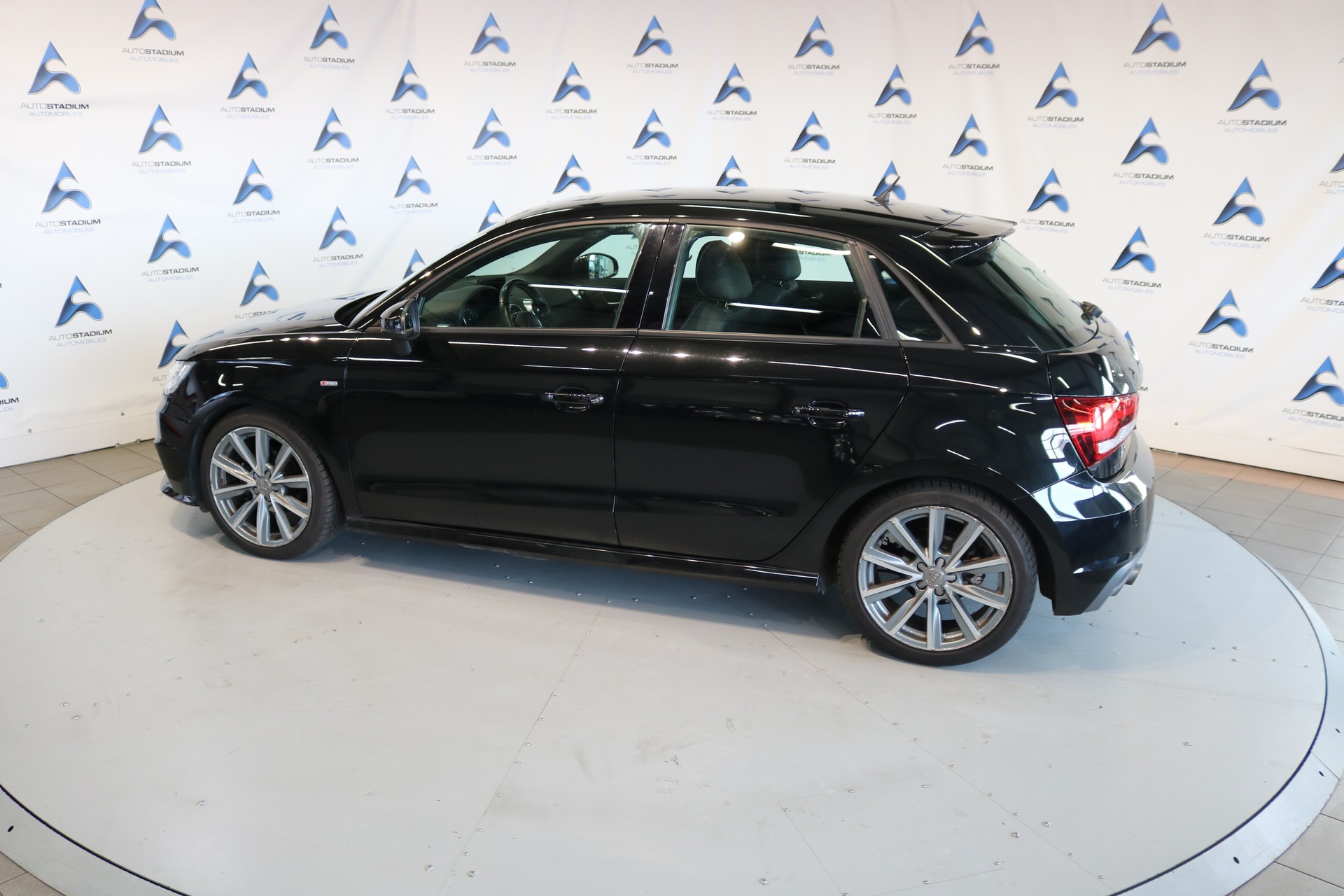 AUDI A1 Sportback TFSI S-line-image-17