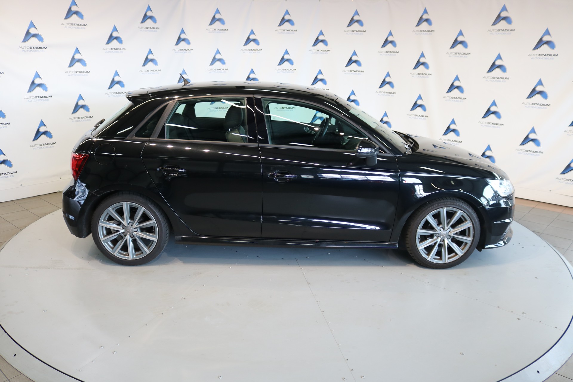 AUDI A1 Sportback TFSI S-line-image-26