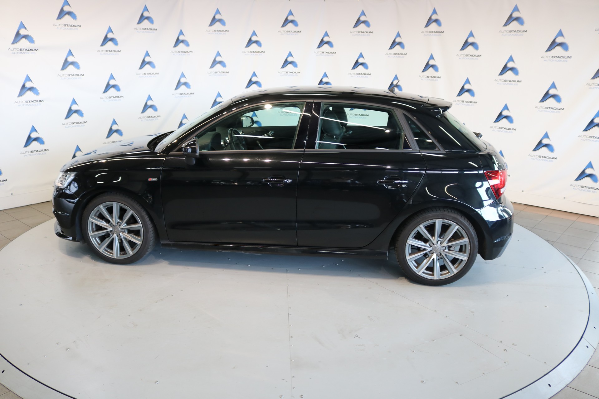 AUDI A1 Sportback TFSI S-line-image-16