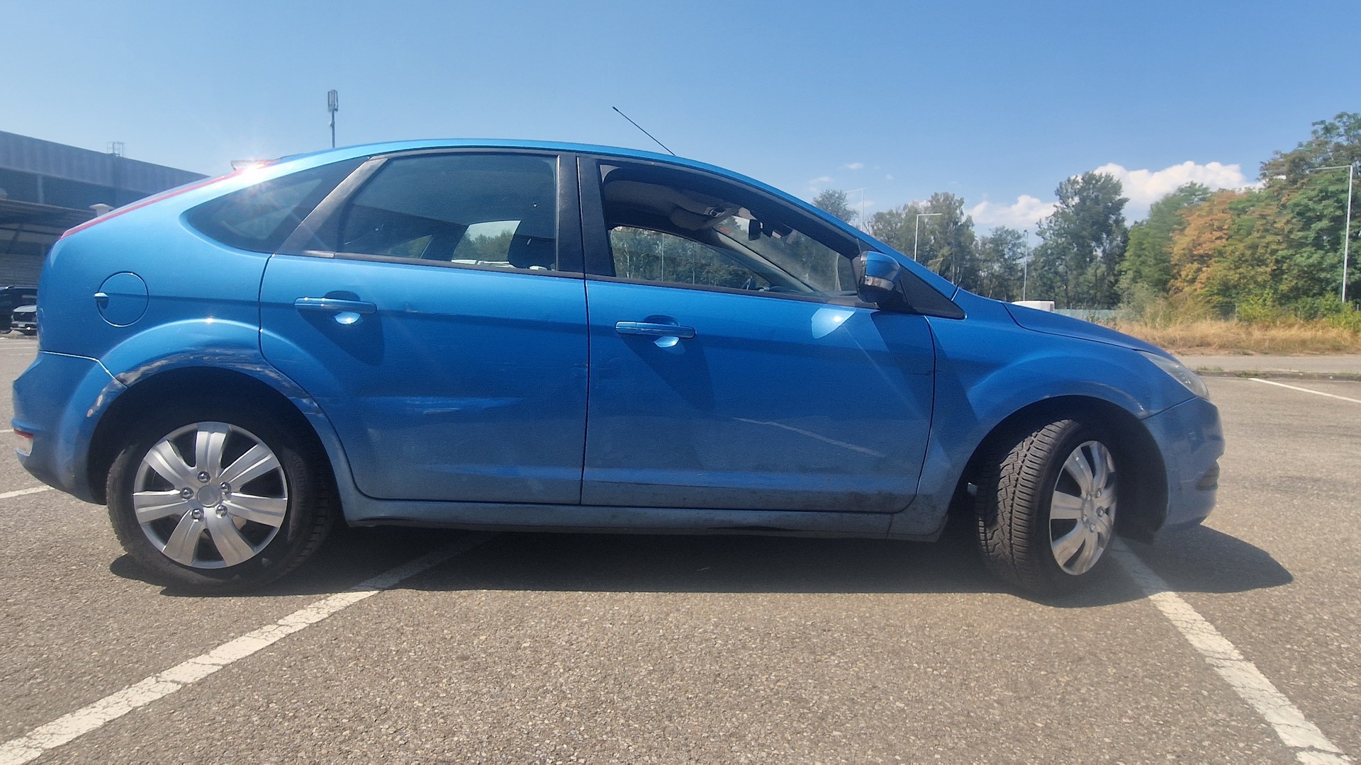 FORD Focus 2.0i Carving Automatic-image-2