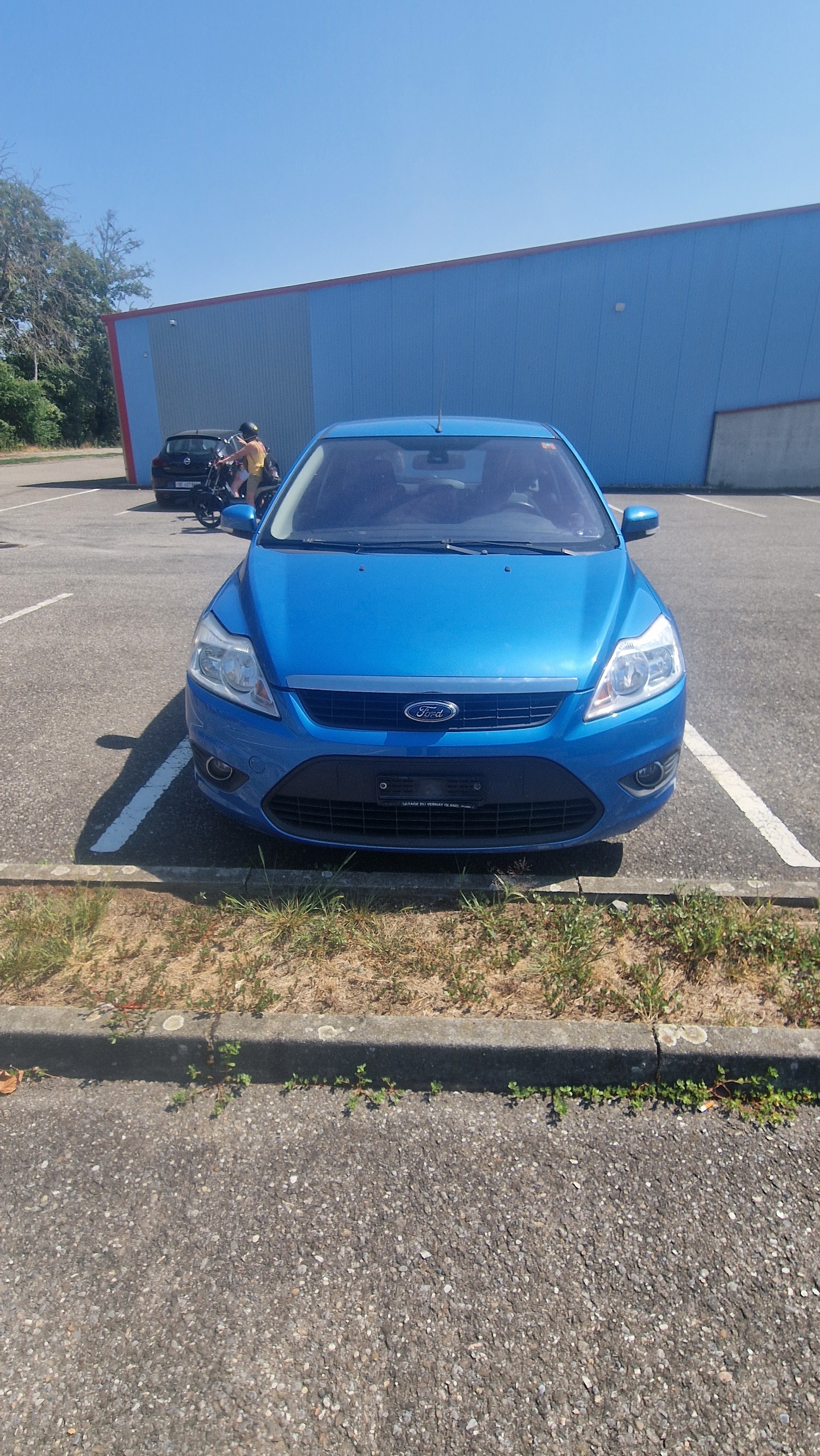 FORD Focus 2.0i Carving Automatic-image-1