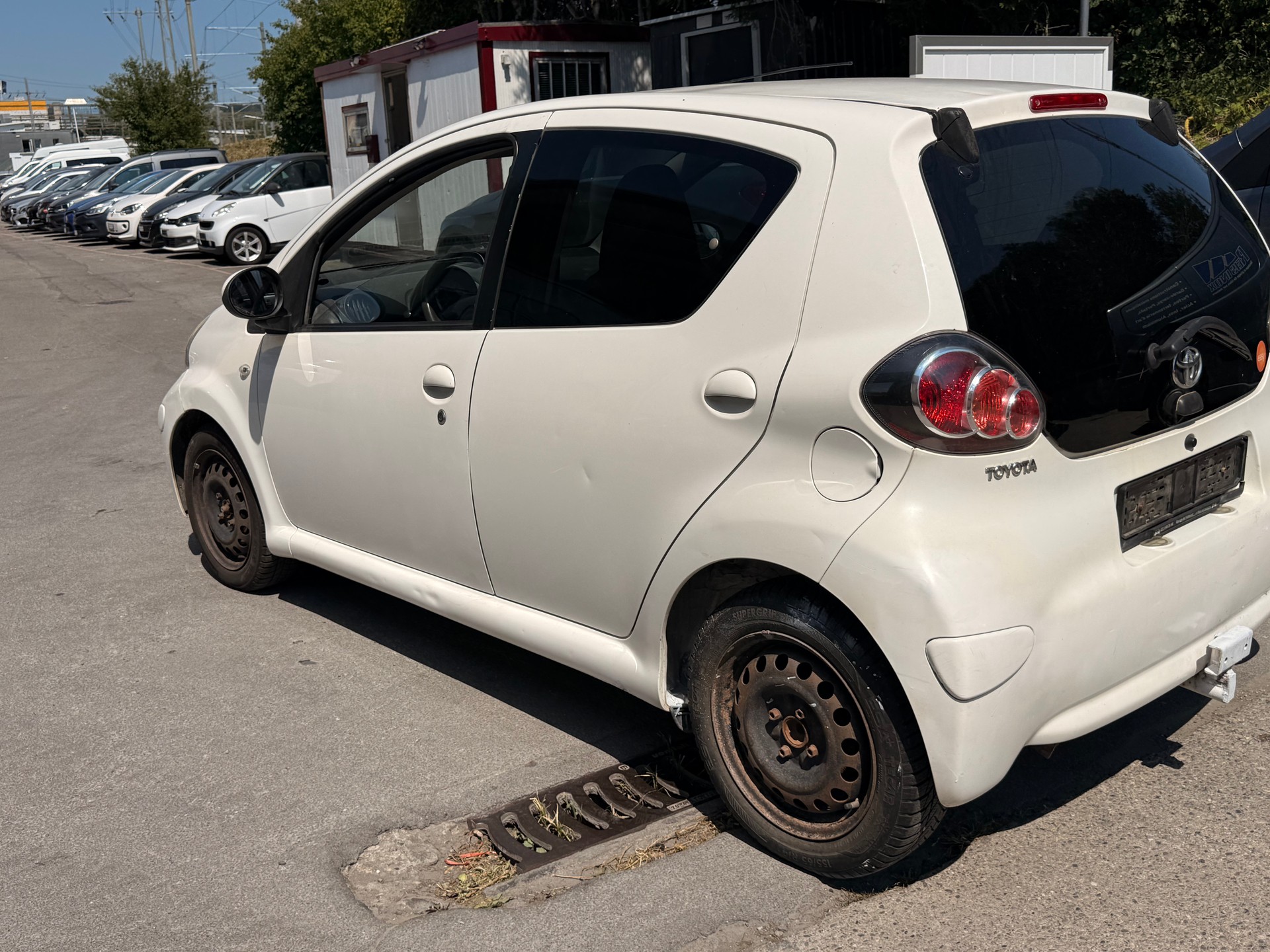 TOYOTA Aygo 1.0 Linea Terra-image-3