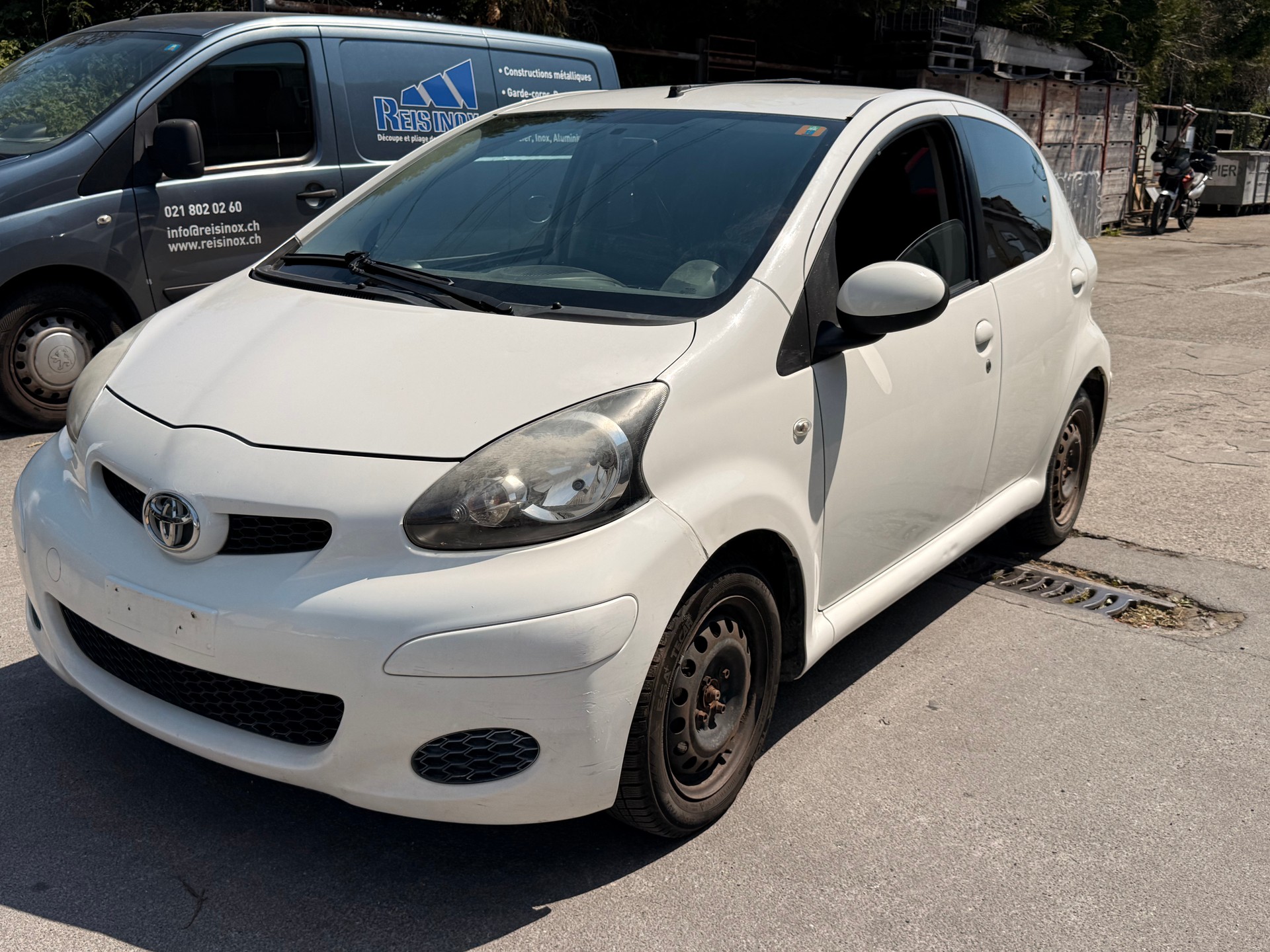 TOYOTA Aygo 1.0 Linea Terra-image-0