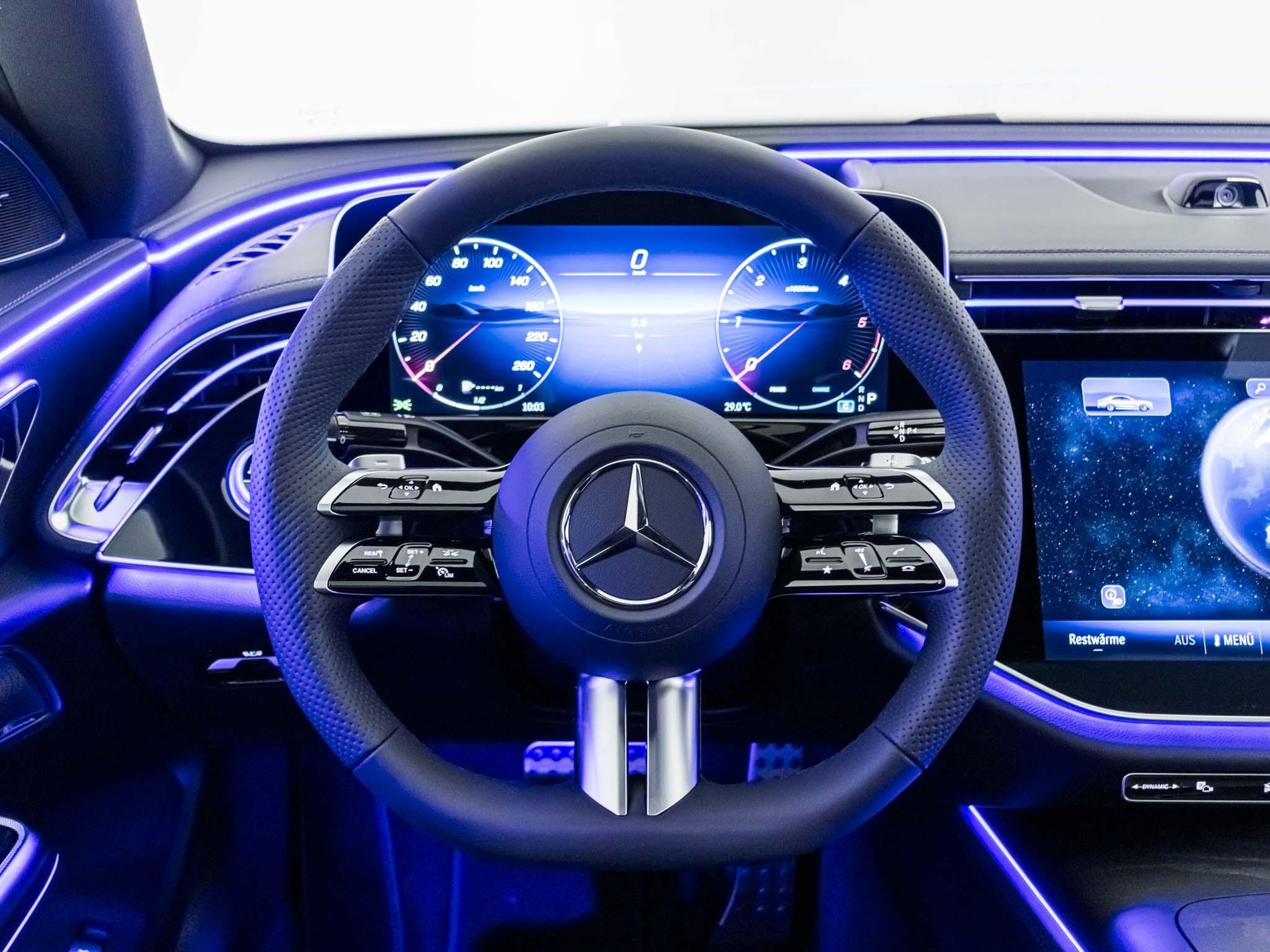 MERCEDES-BENZ E 450 d 4MATIC-image-11