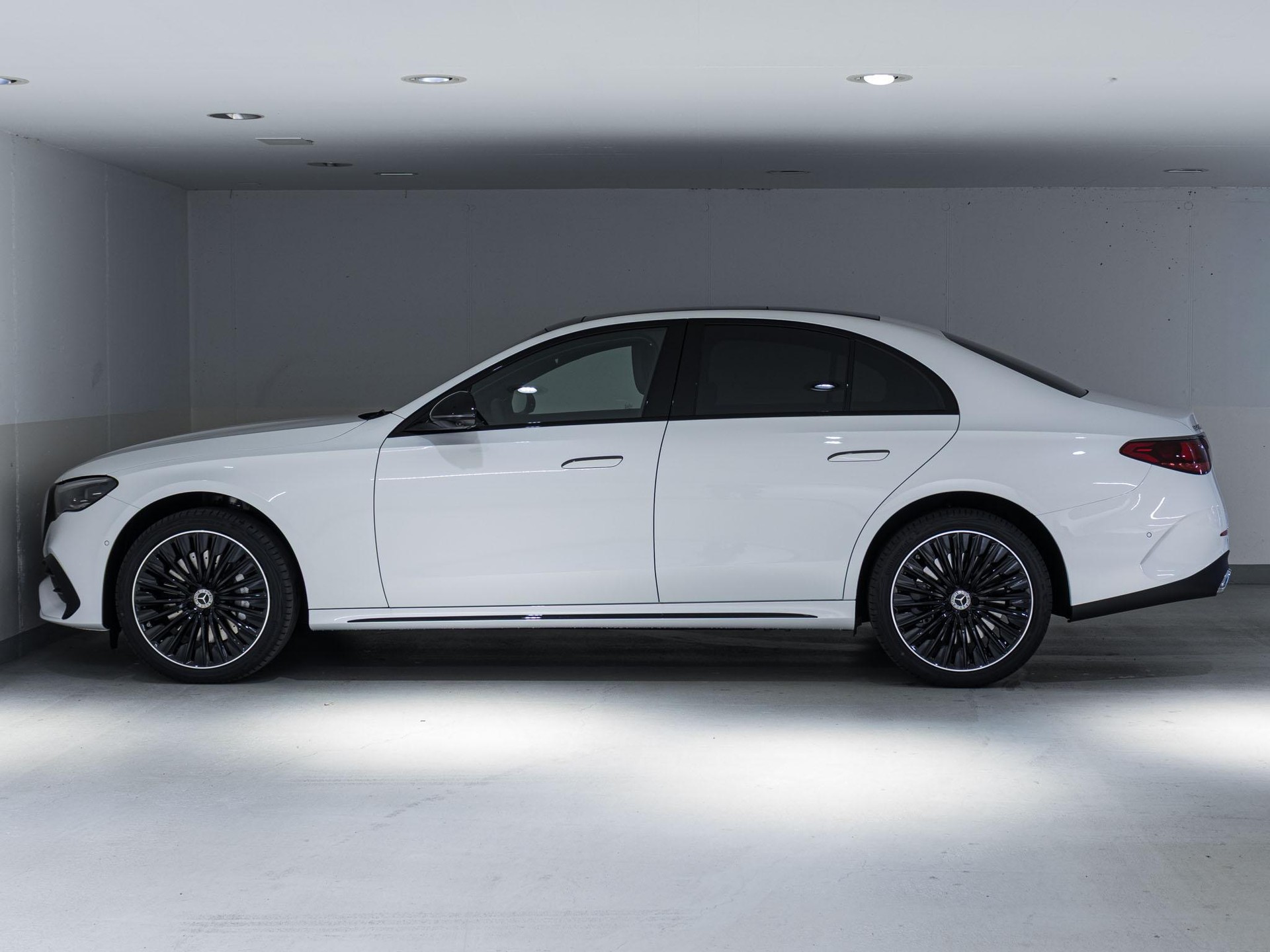 MERCEDES-BENZ E 450 d 4MATIC-image-4
