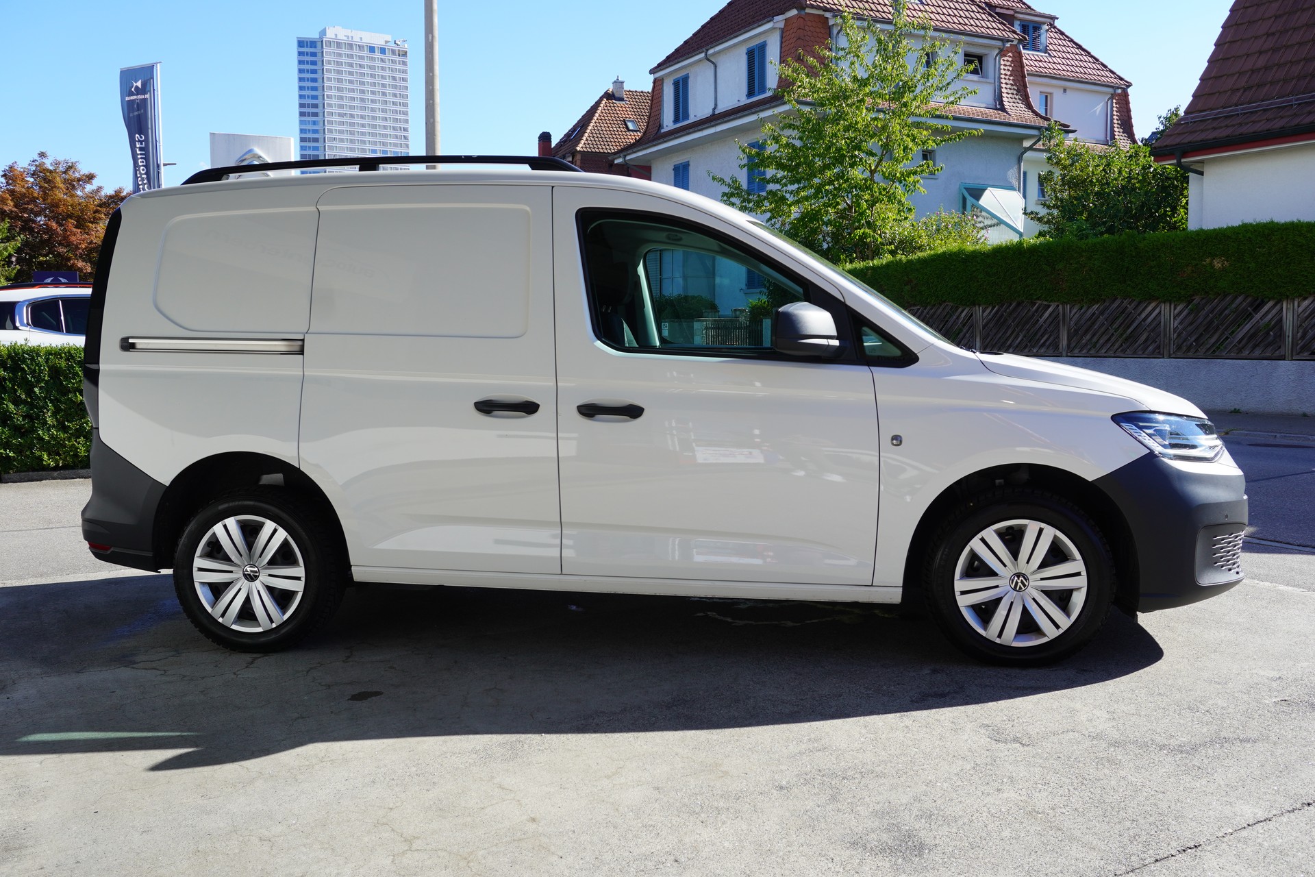 VW Caddy Cargo 2.0TDI-image-4