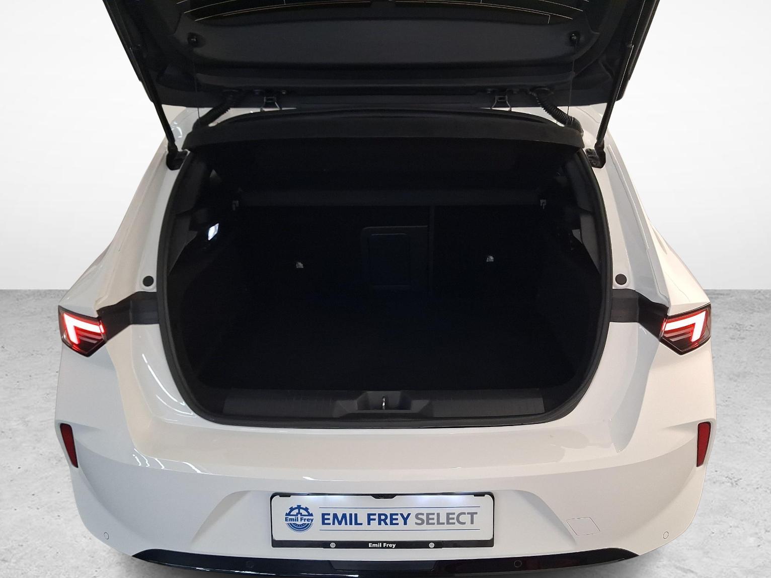 OPEL Astra 1.6 T PHEV 180 Swiss Premium-image-11