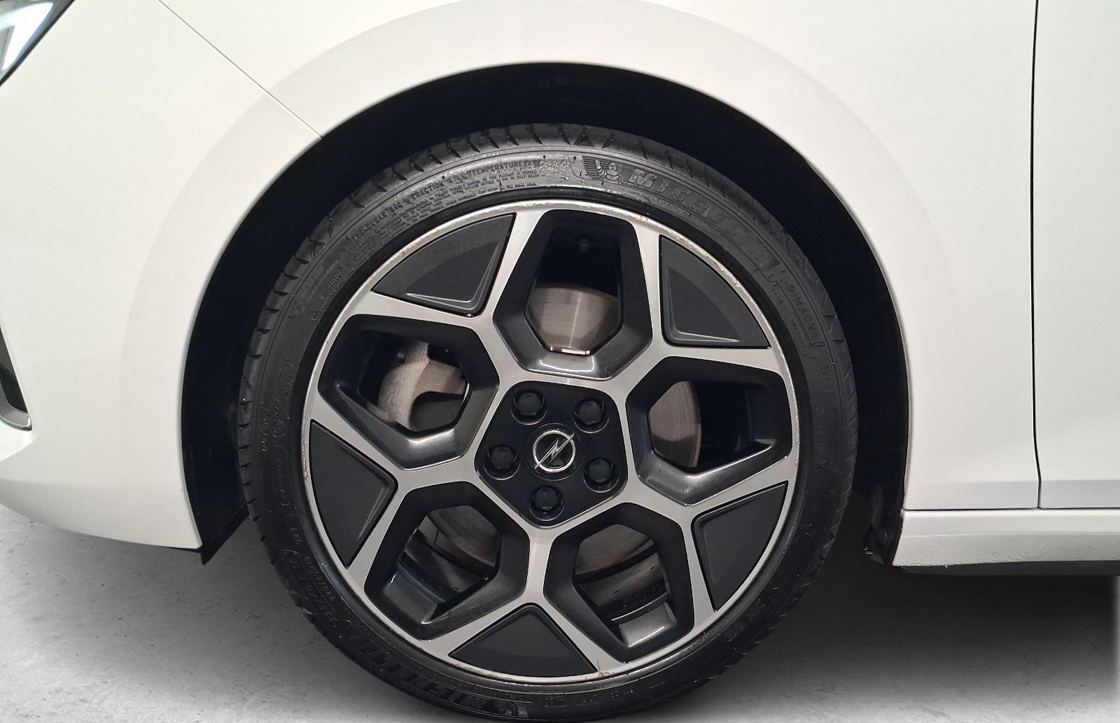 OPEL Astra 1.6 T PHEV 180 Swiss Premium-image-15