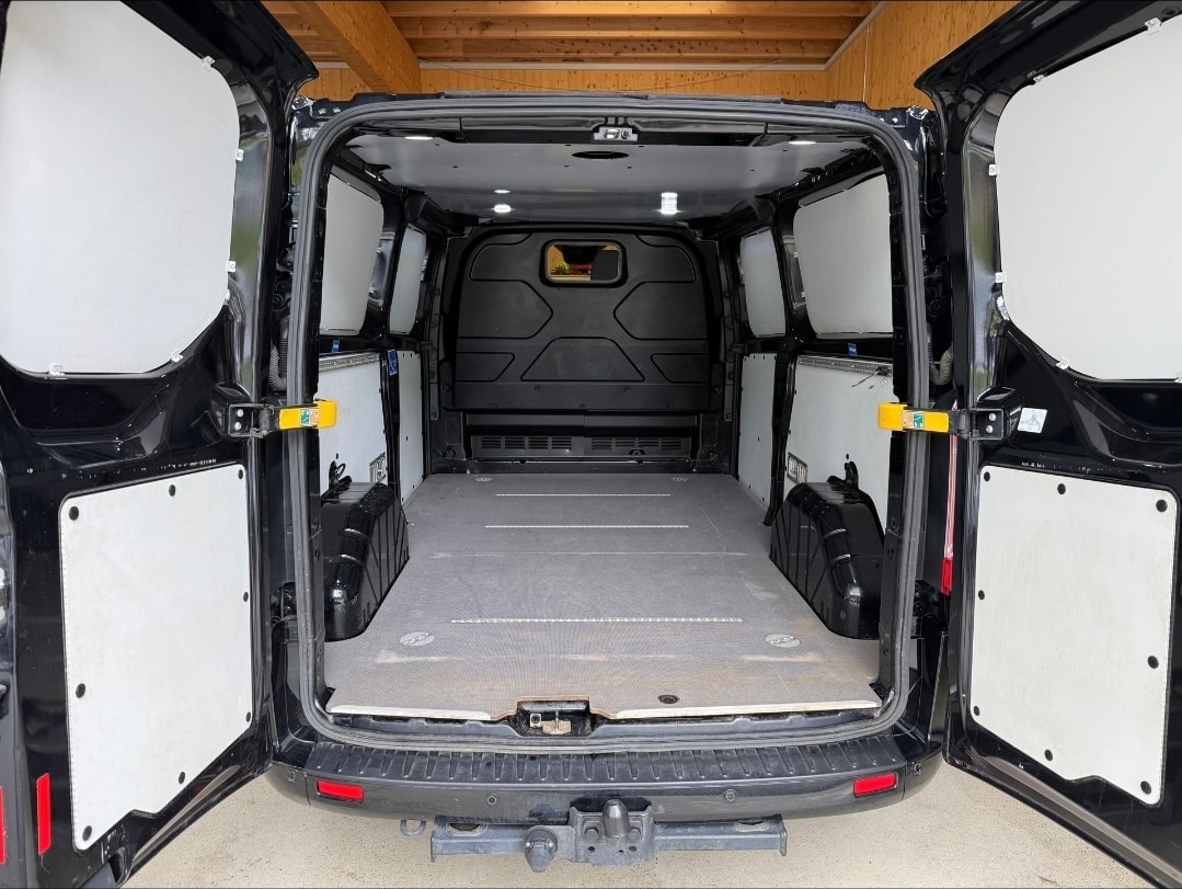FORD Transit Custom Van 320 L2H1 Sport-image-12