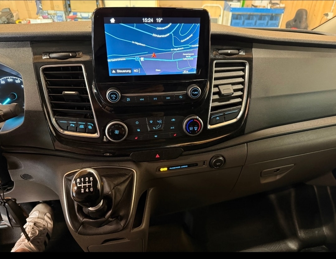 FORD Transit Custom Van 320 L2H1 Sport-image-9