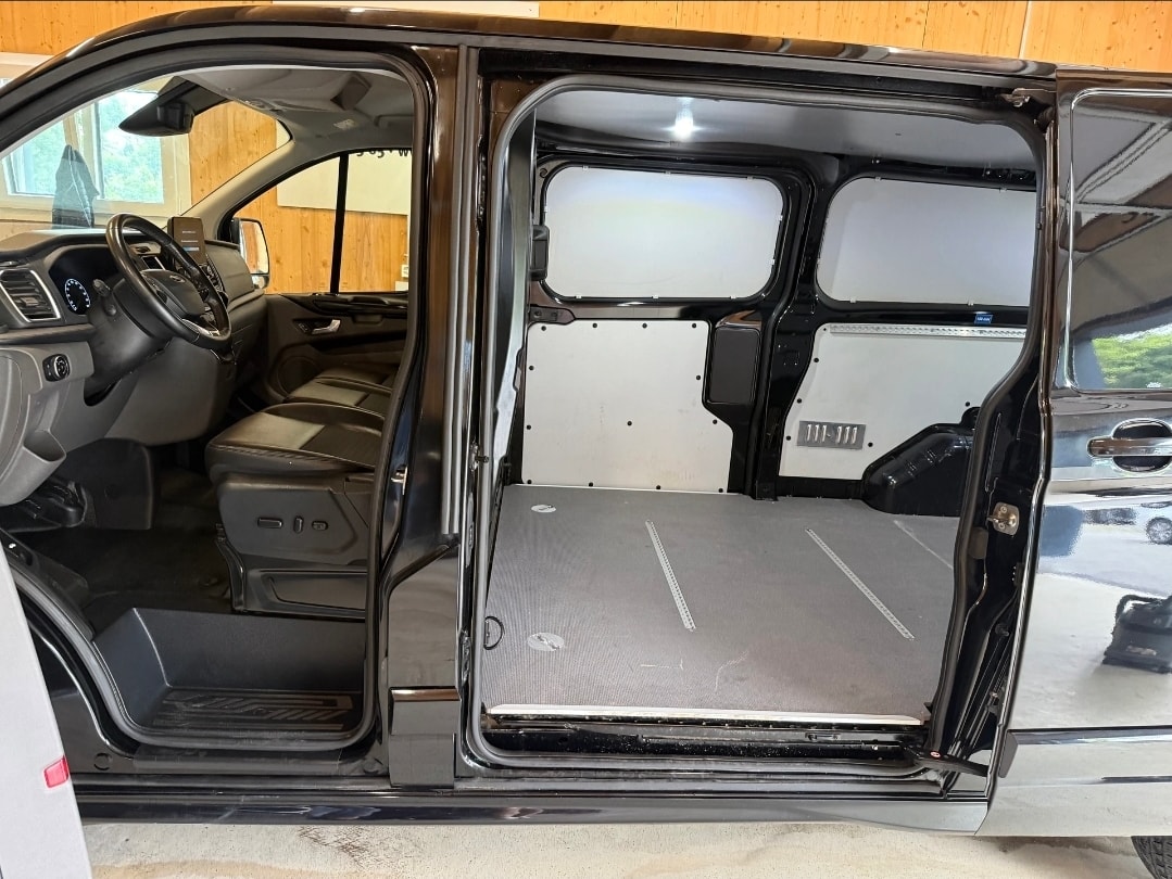 FORD Transit Custom Van 320 L2H1 Sport-image-11