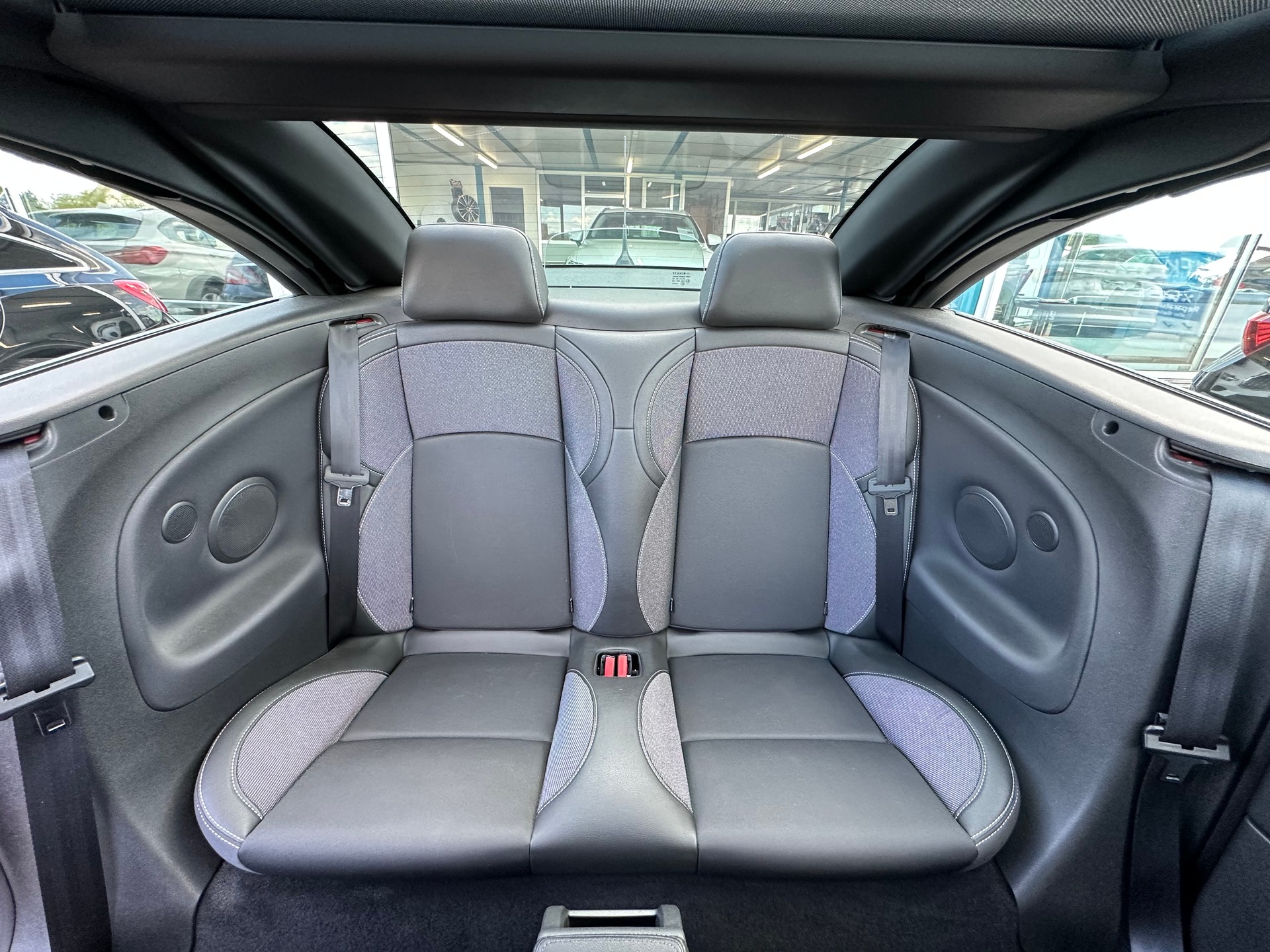 RENAULT Mégane CC 2.0 16V Dynamique CVT-image-9