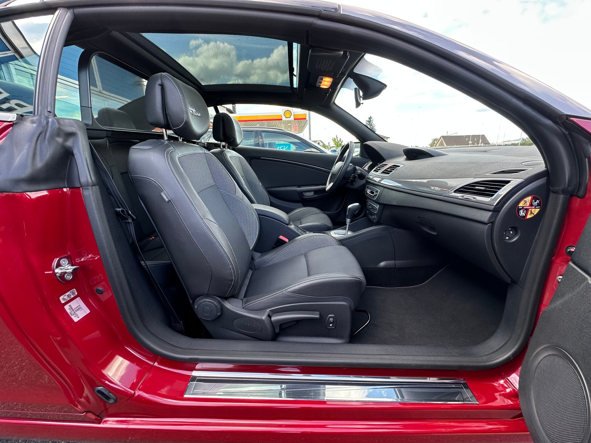 RENAULT Mégane CC 2.0 16V Dynamique CVT-image-8