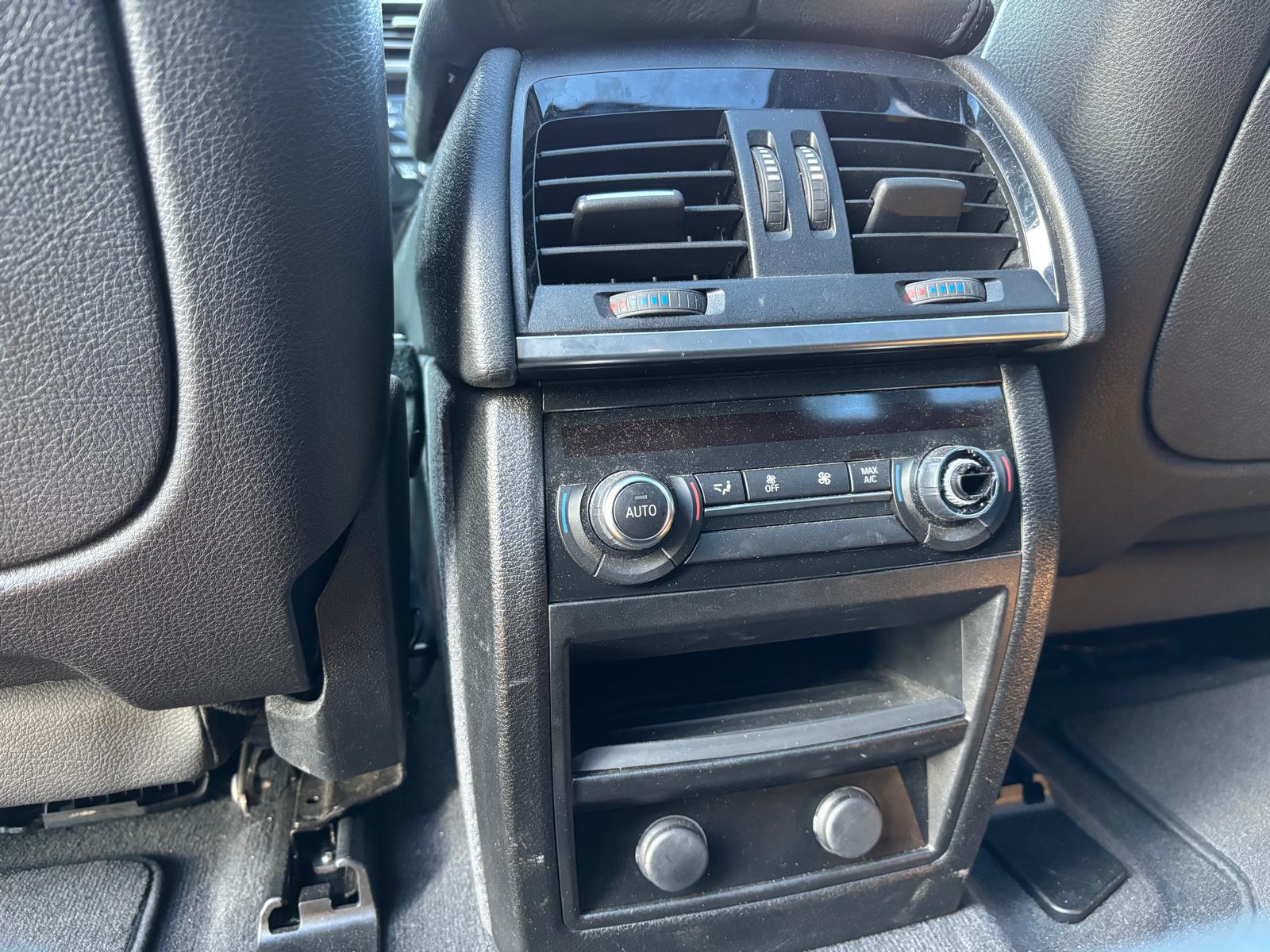 BMW X5 xDrive 50i Steptronic-image-15