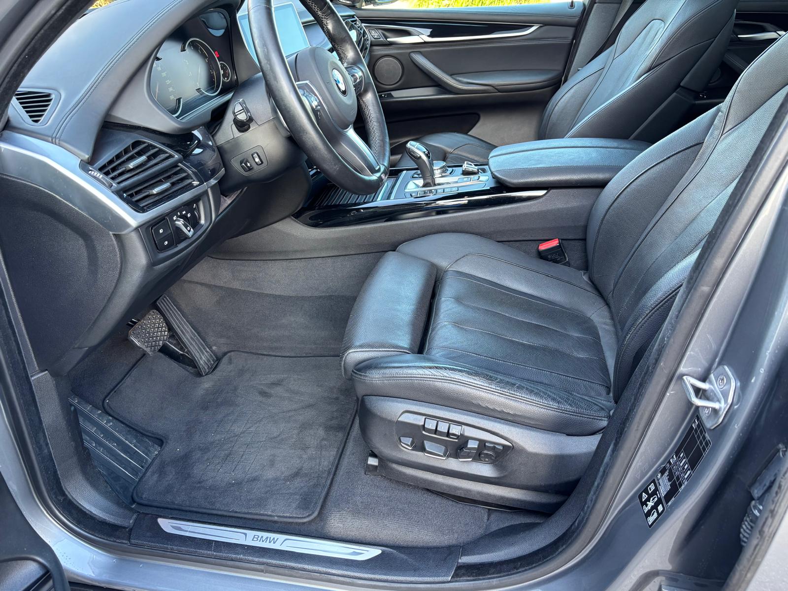 BMW X5 xDrive 50i Steptronic-image-9