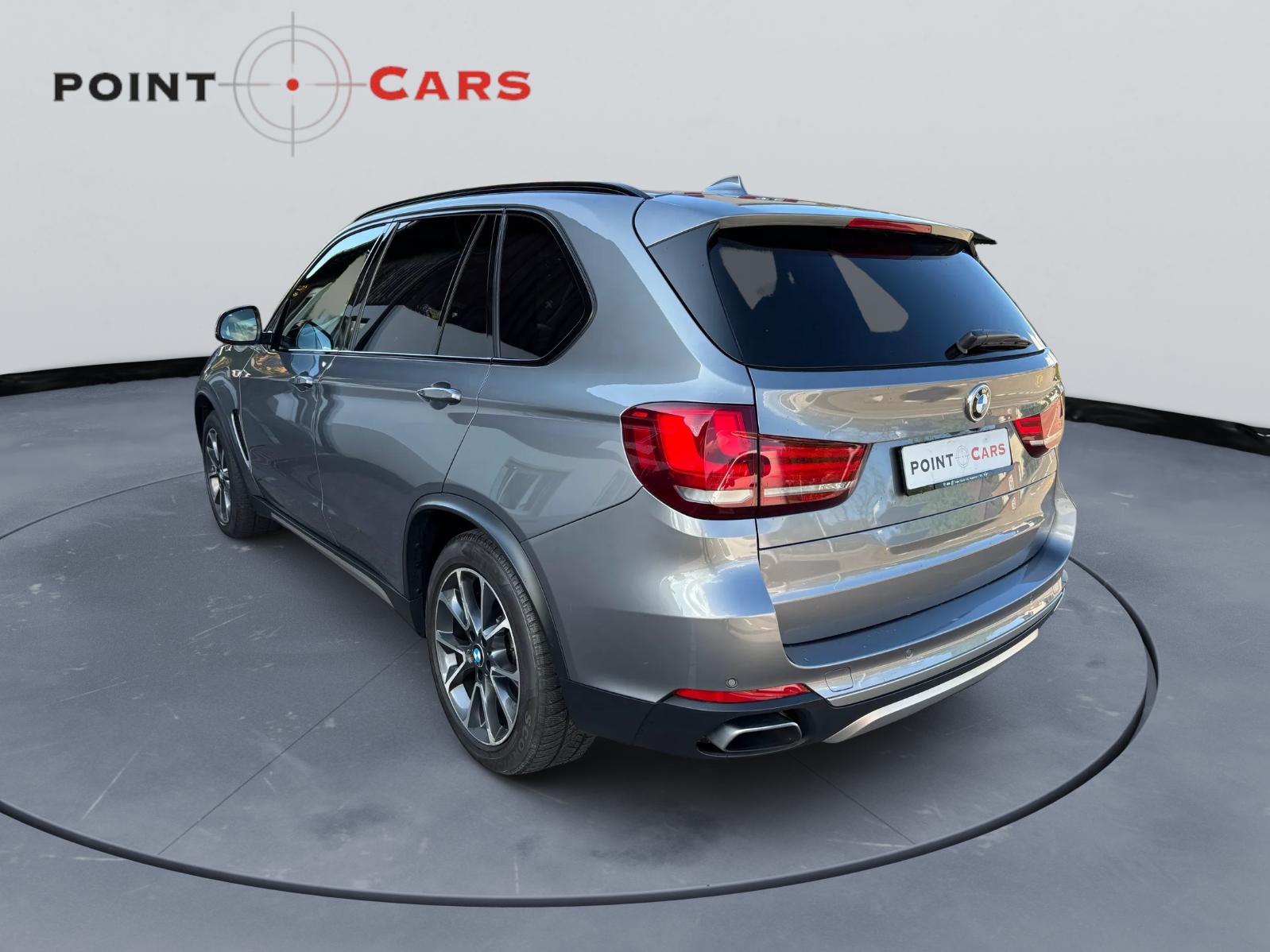 BMW X5 xDrive 50i Steptronic-image-2