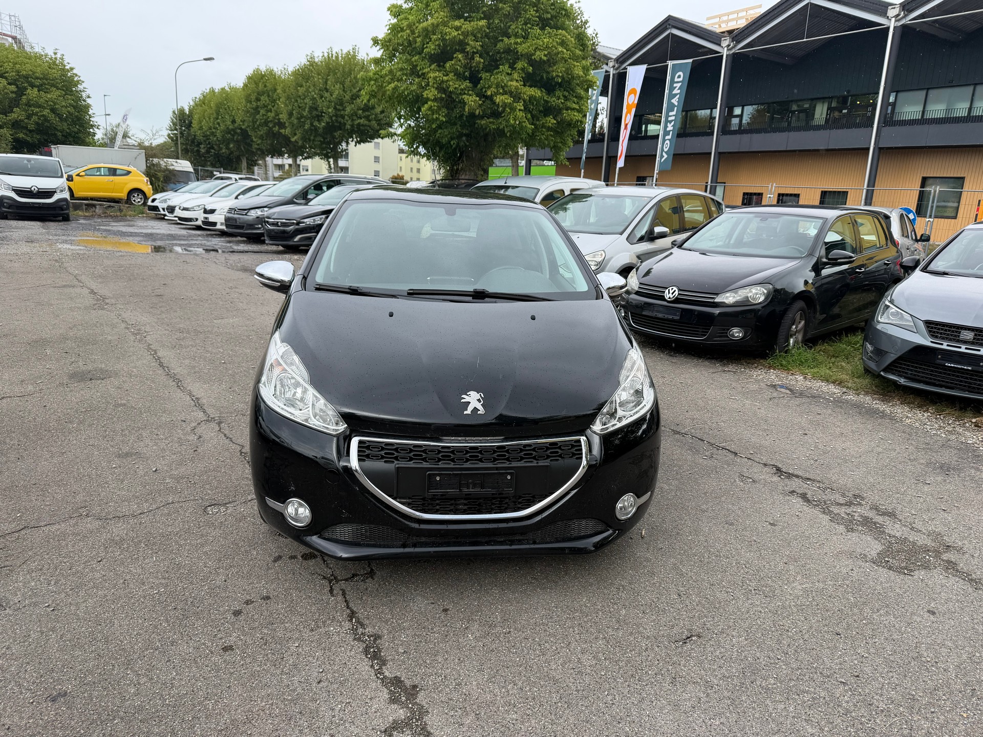 PEUGEOT 208 1.2 VTI Style-image-0