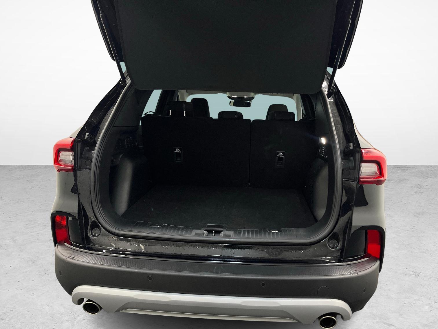 FORD Kuga 2.5 Hybrid Titanium 4x4-image-11