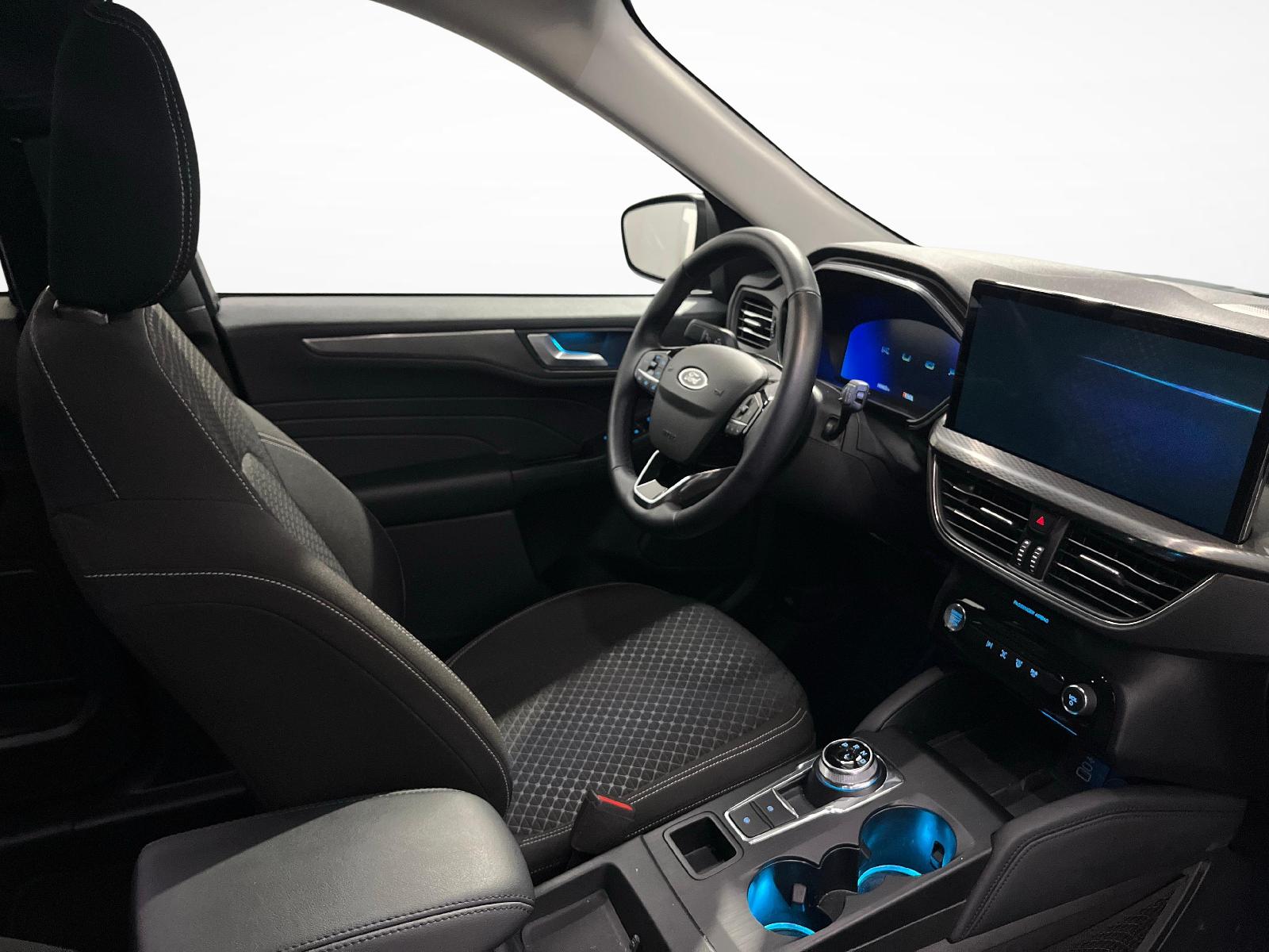 FORD Kuga 2.5 Hybrid Titanium 4x4-image-9