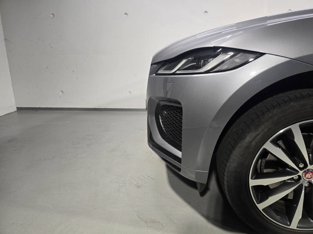 JAGUAR F-Pace 2.0 I4 250 R-Dynamic SE AWD-image-14