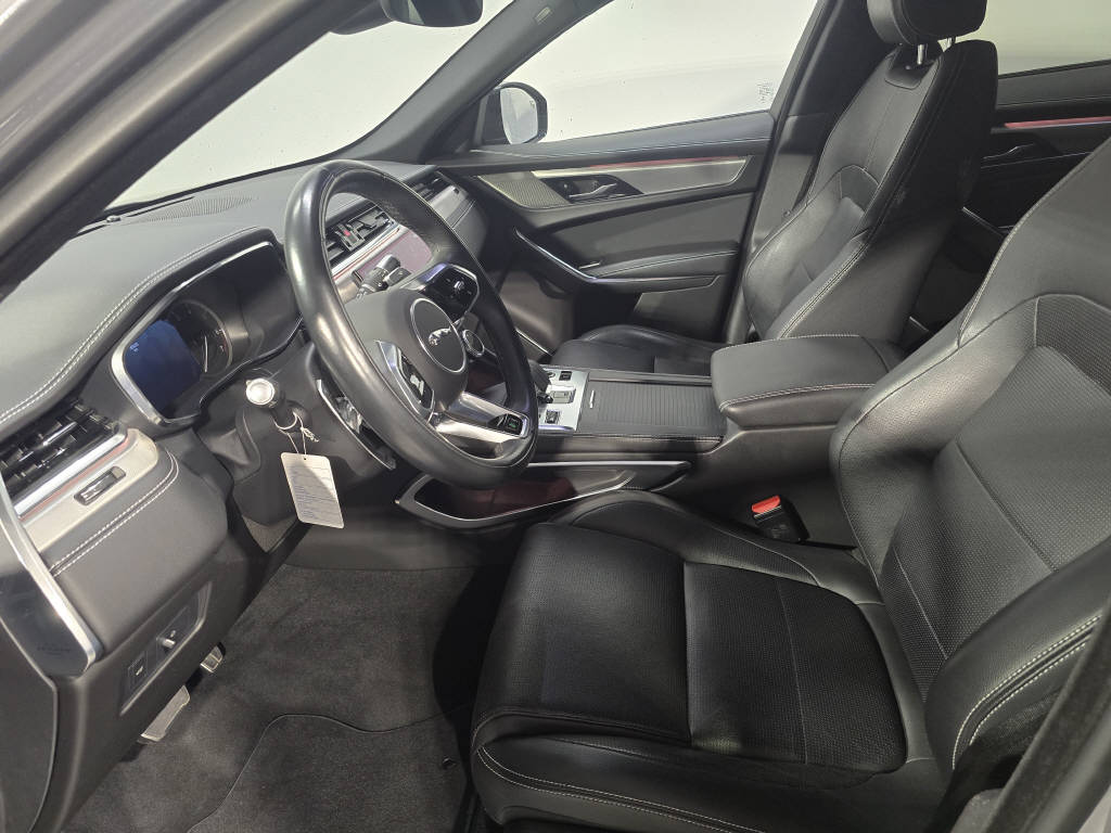 JAGUAR F-Pace 2.0 I4 250 R-Dynamic SE AWD-image-10