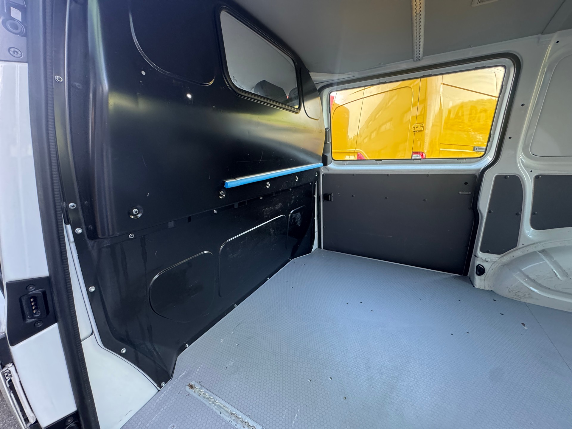 VW T6.1 2.0 TDI 4Motion **Anhängerkupplung**Frisch MFK**-image-12