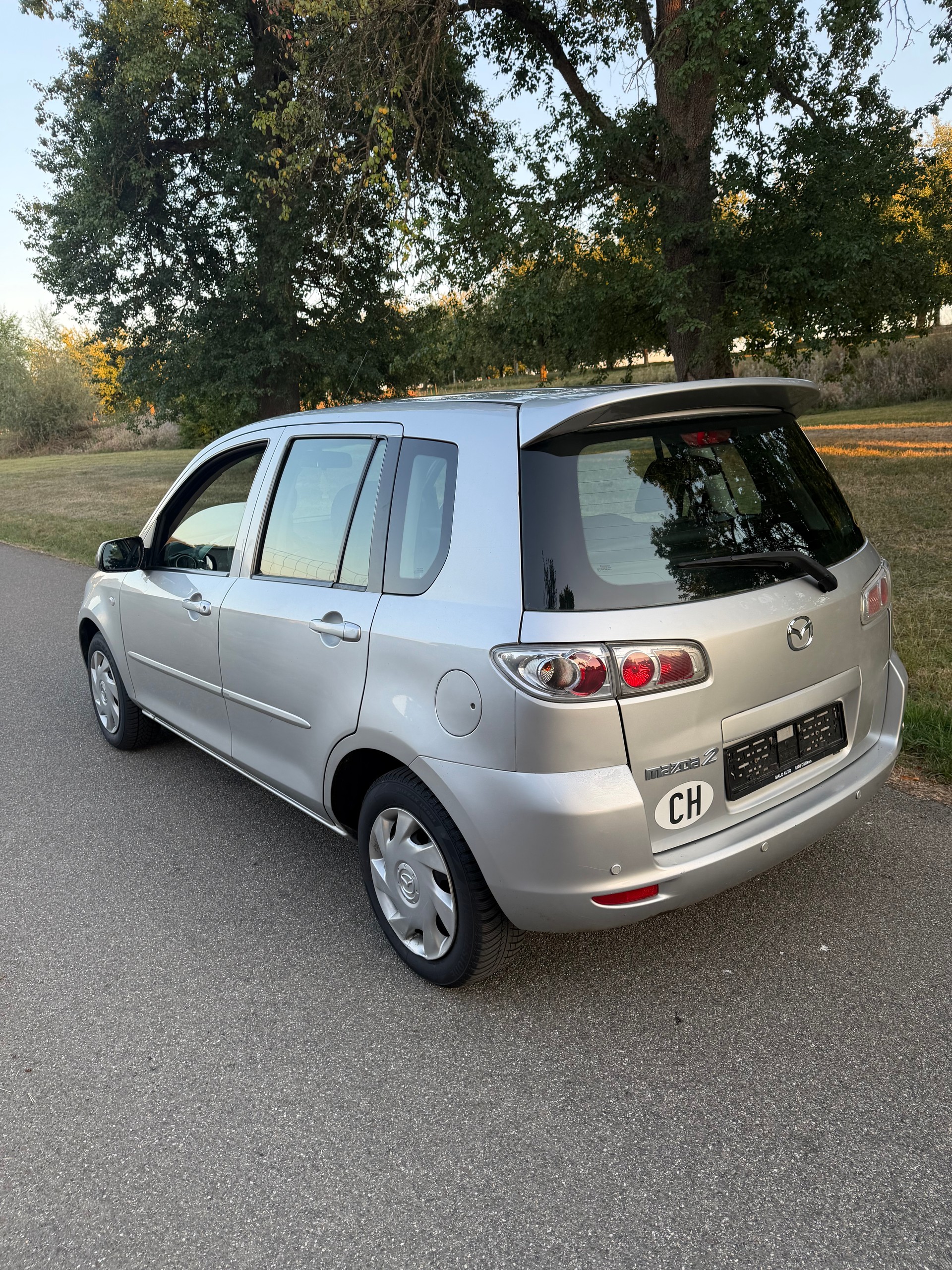 MAZDA 2-image-5