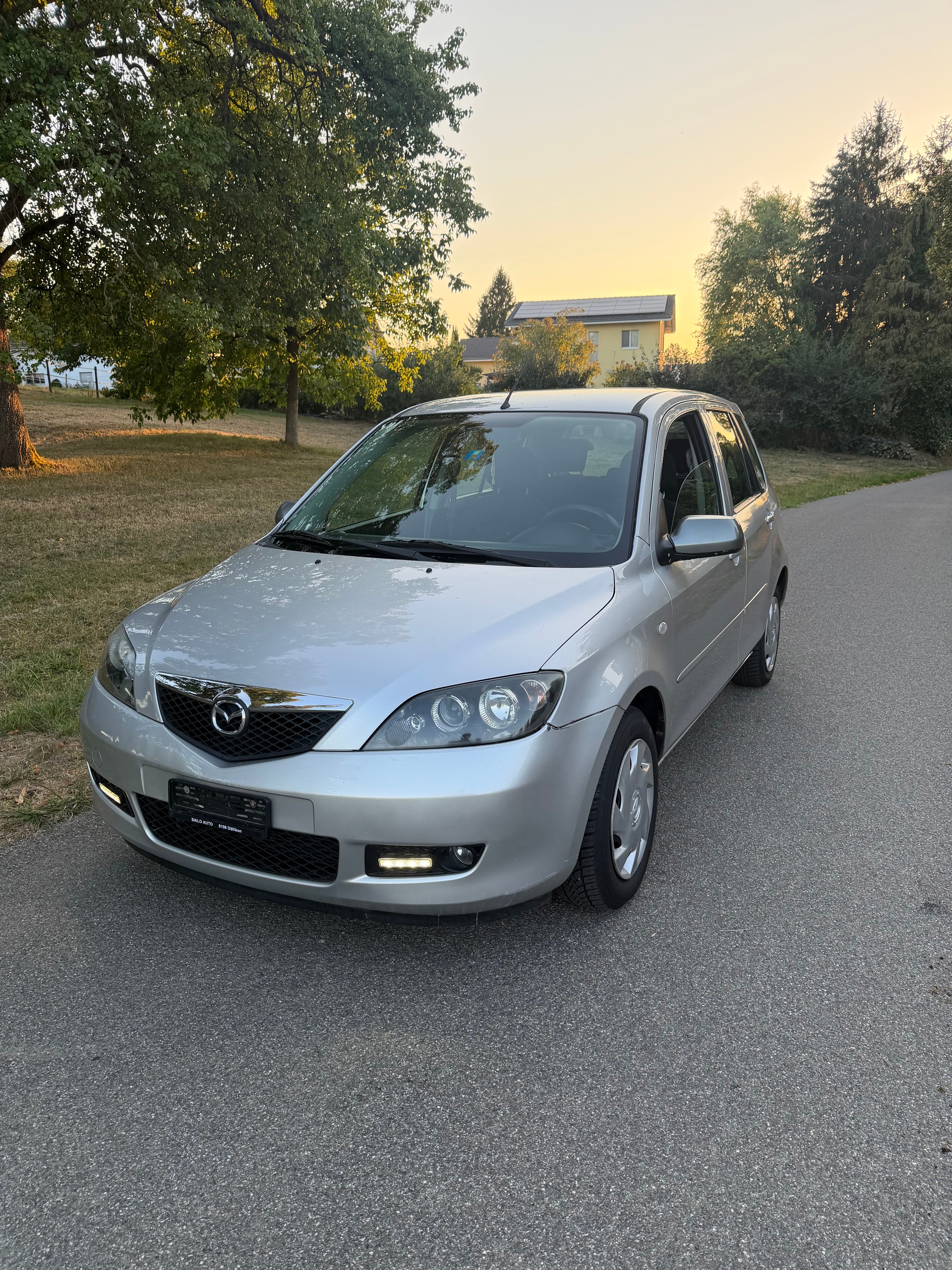 MAZDA 2-image-1