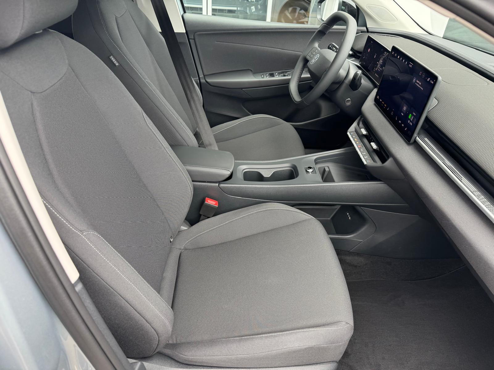 VW ID.Polo 52 kWh Life Edition One-image-2
