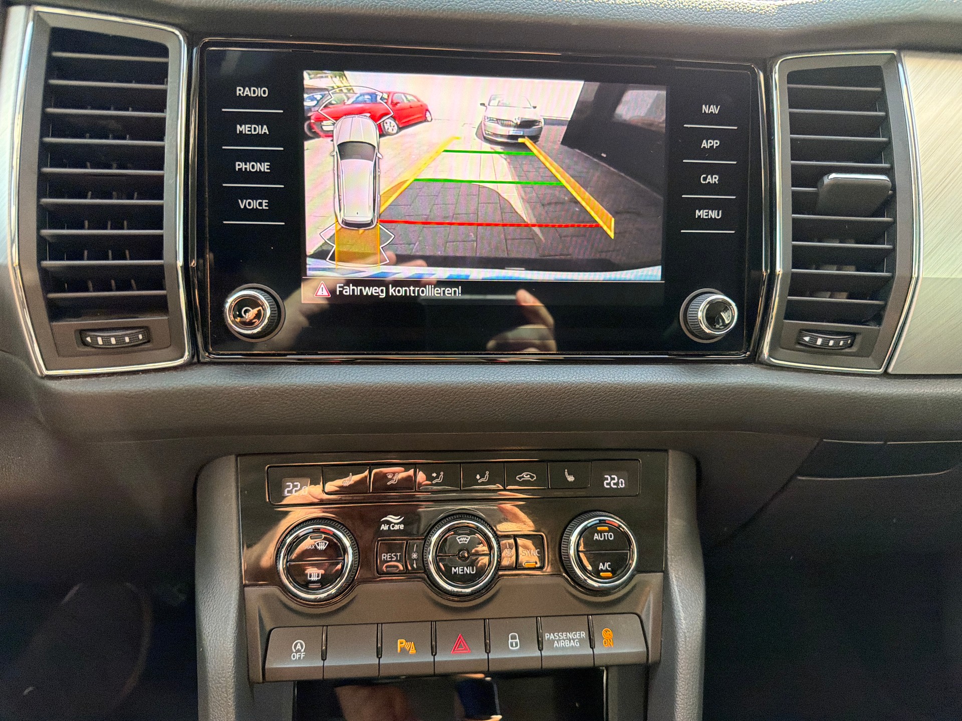 SKODA Kodiaq 2.0 TDI CR Ambition 4x4 DSG-image-12