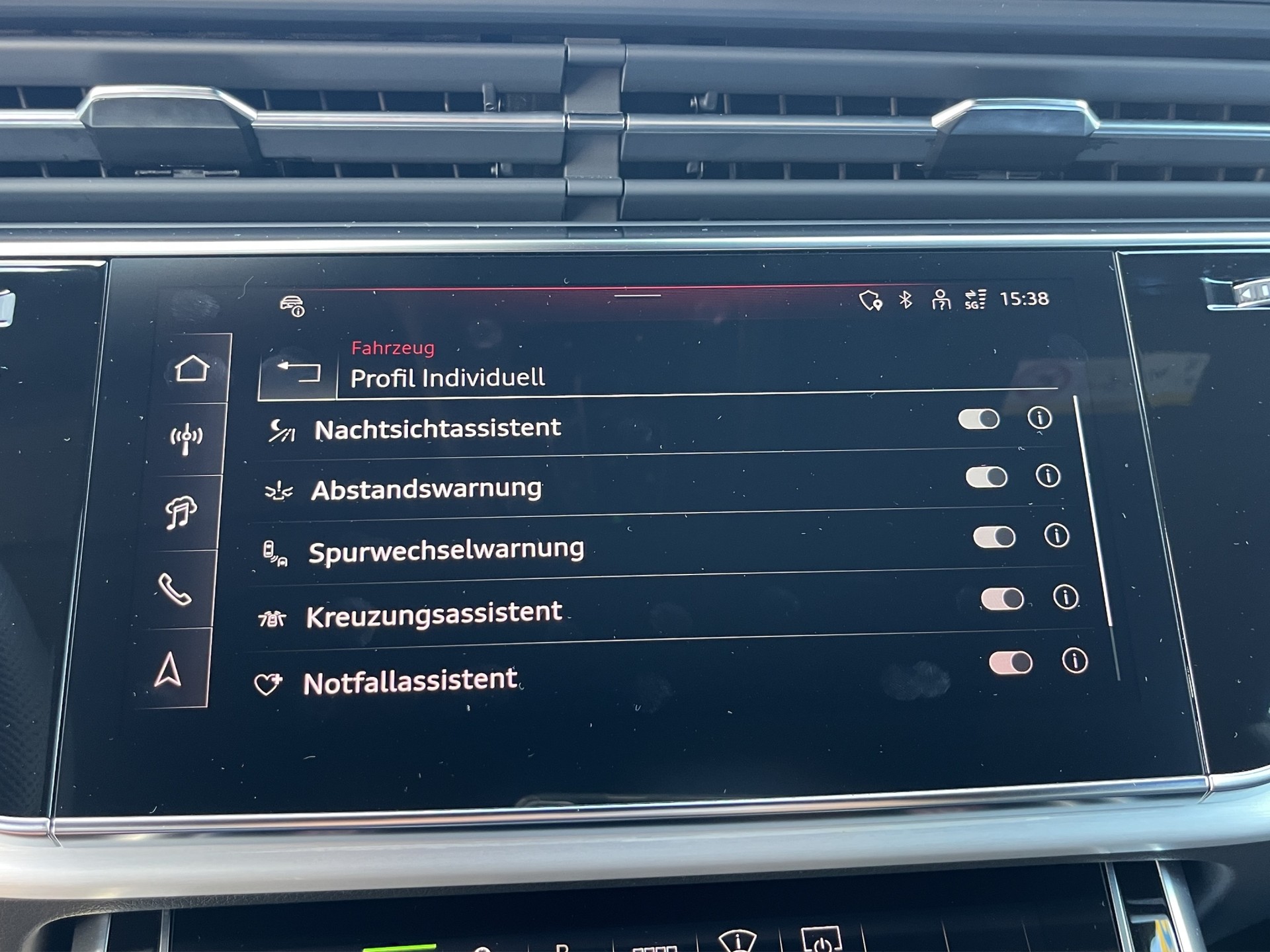 AUDI Q8 SUV TFSI e quattro 290 kW tiptronic *Standklima/Heizung, Allradlenkung Panodach, B&O, Nachtsicht, 5J.Garantie*-image-28