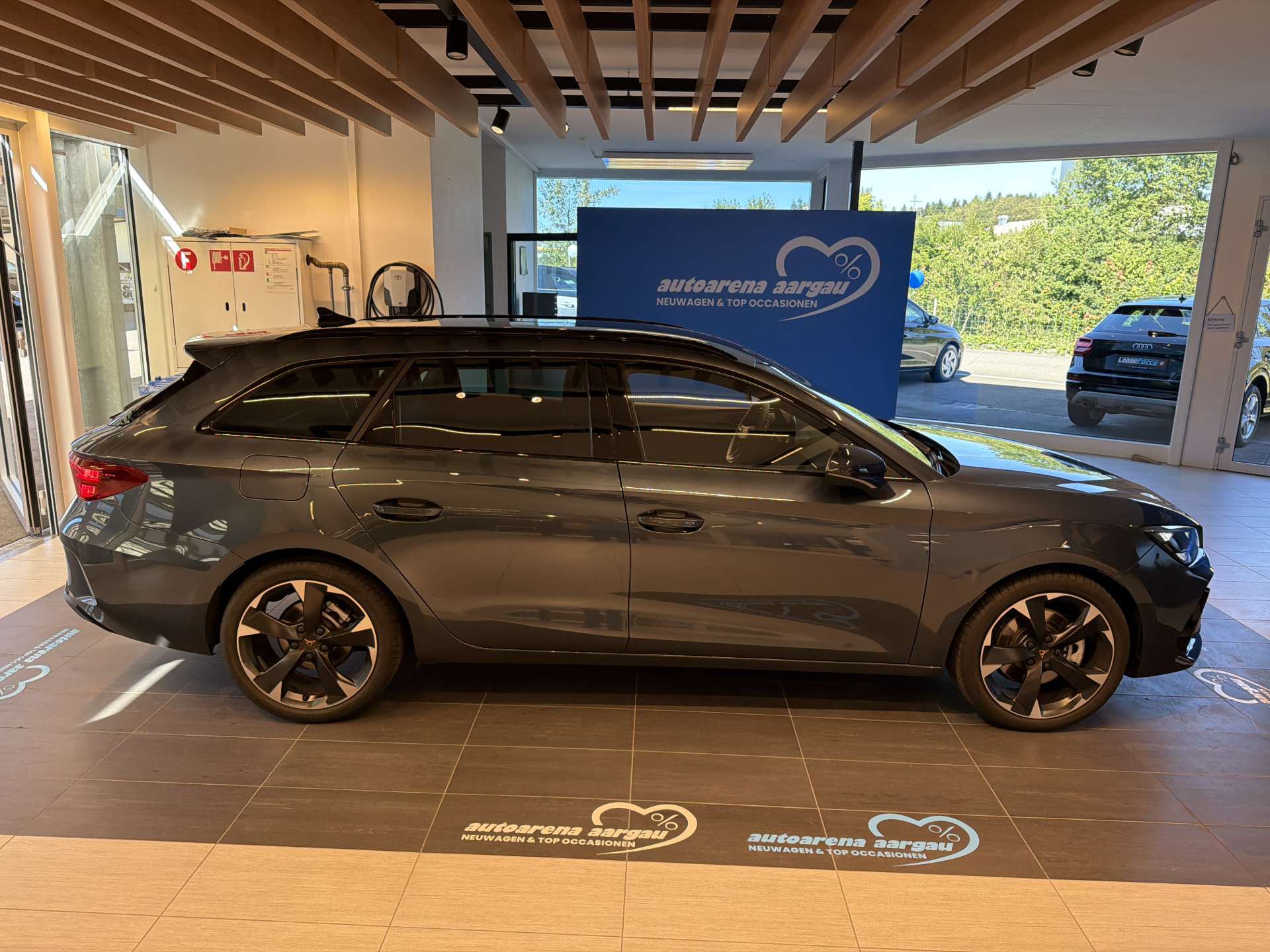 CUPRA LEON ST 2.0 TDi DSG-Automat-image-11