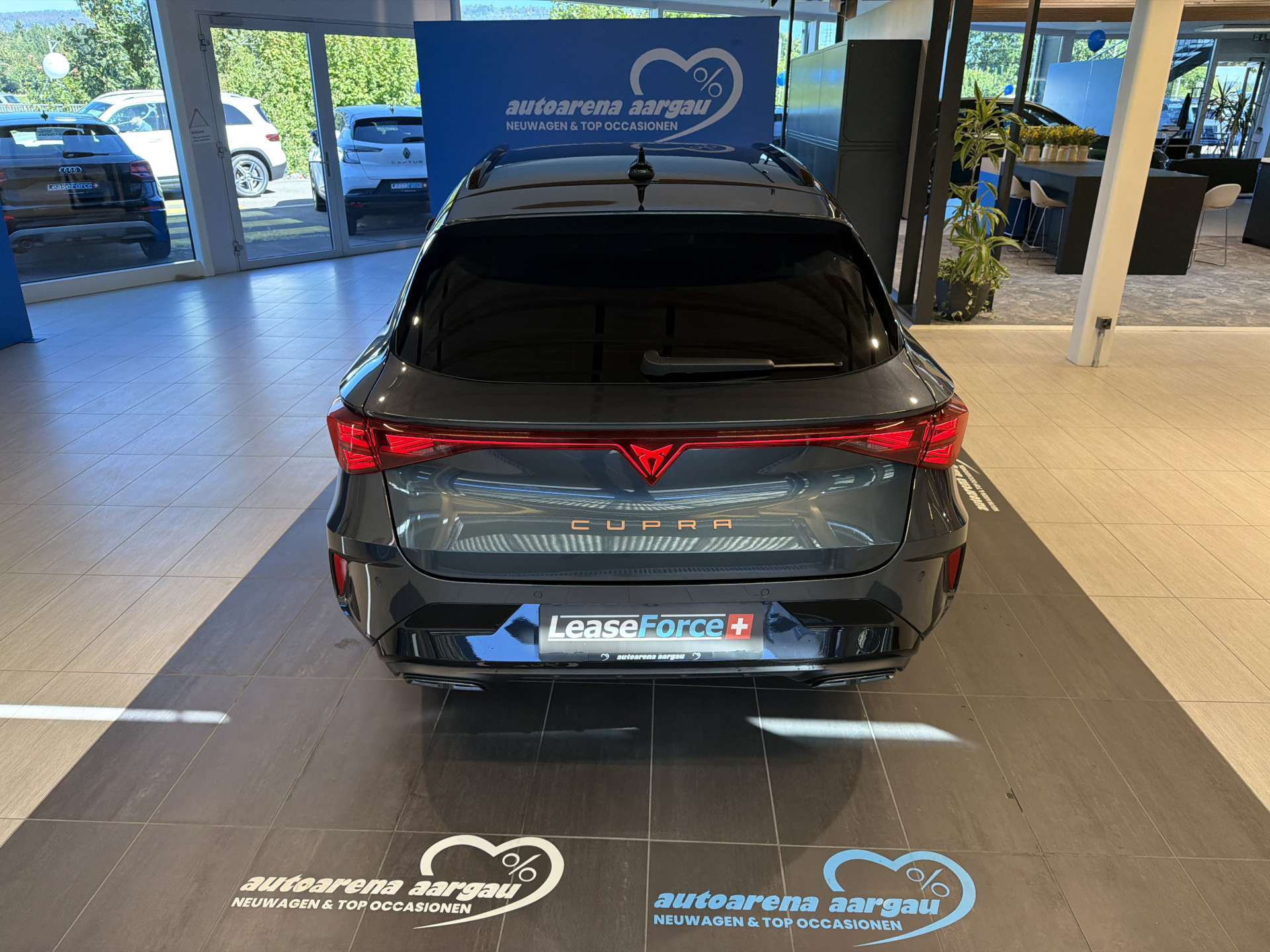 CUPRA LEON ST 2.0 TDi DSG-Automat-image-12