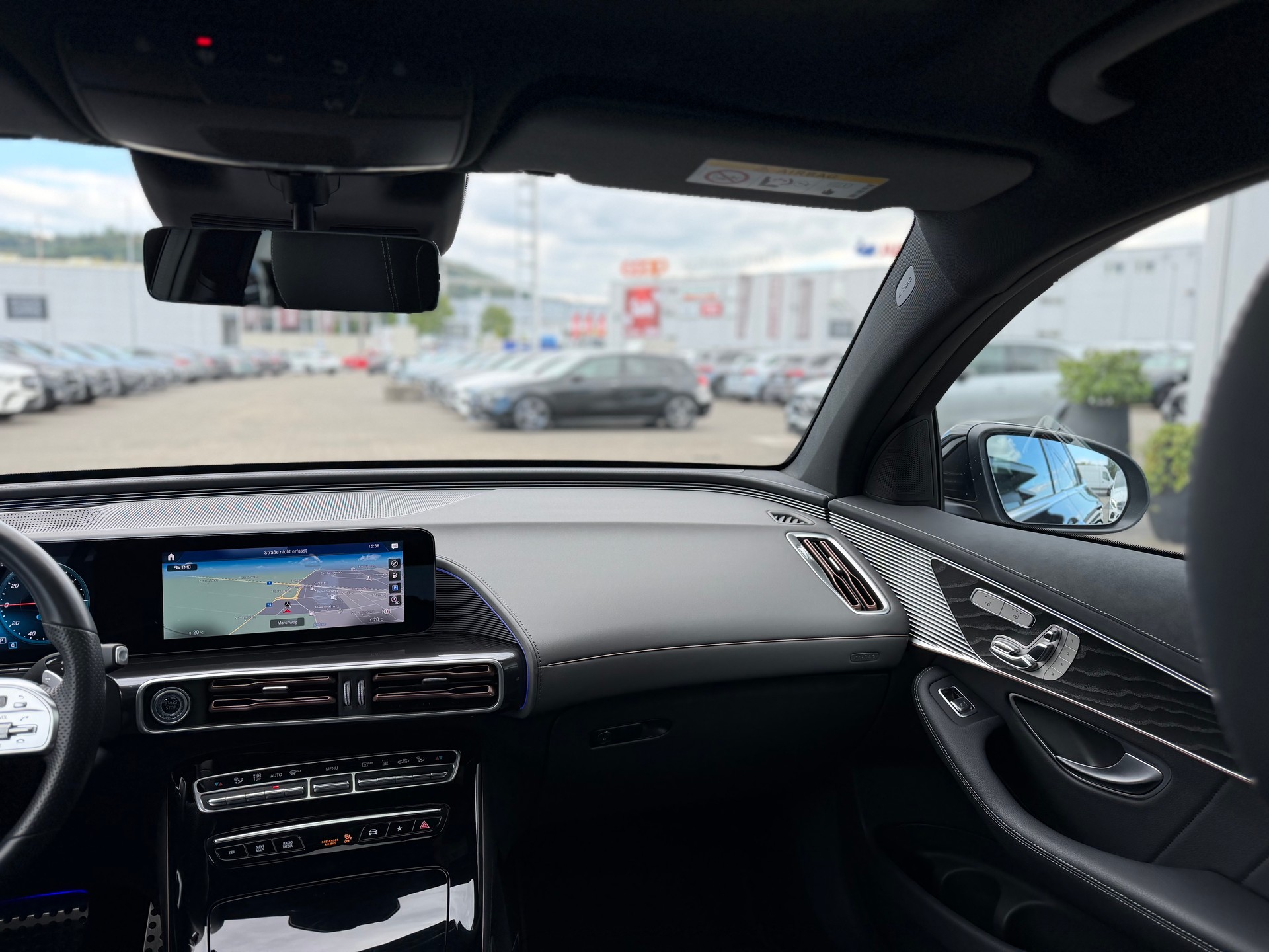 MERCEDES-BENZ EQC 400 AMG Line 4Matic EQ Star-image-6