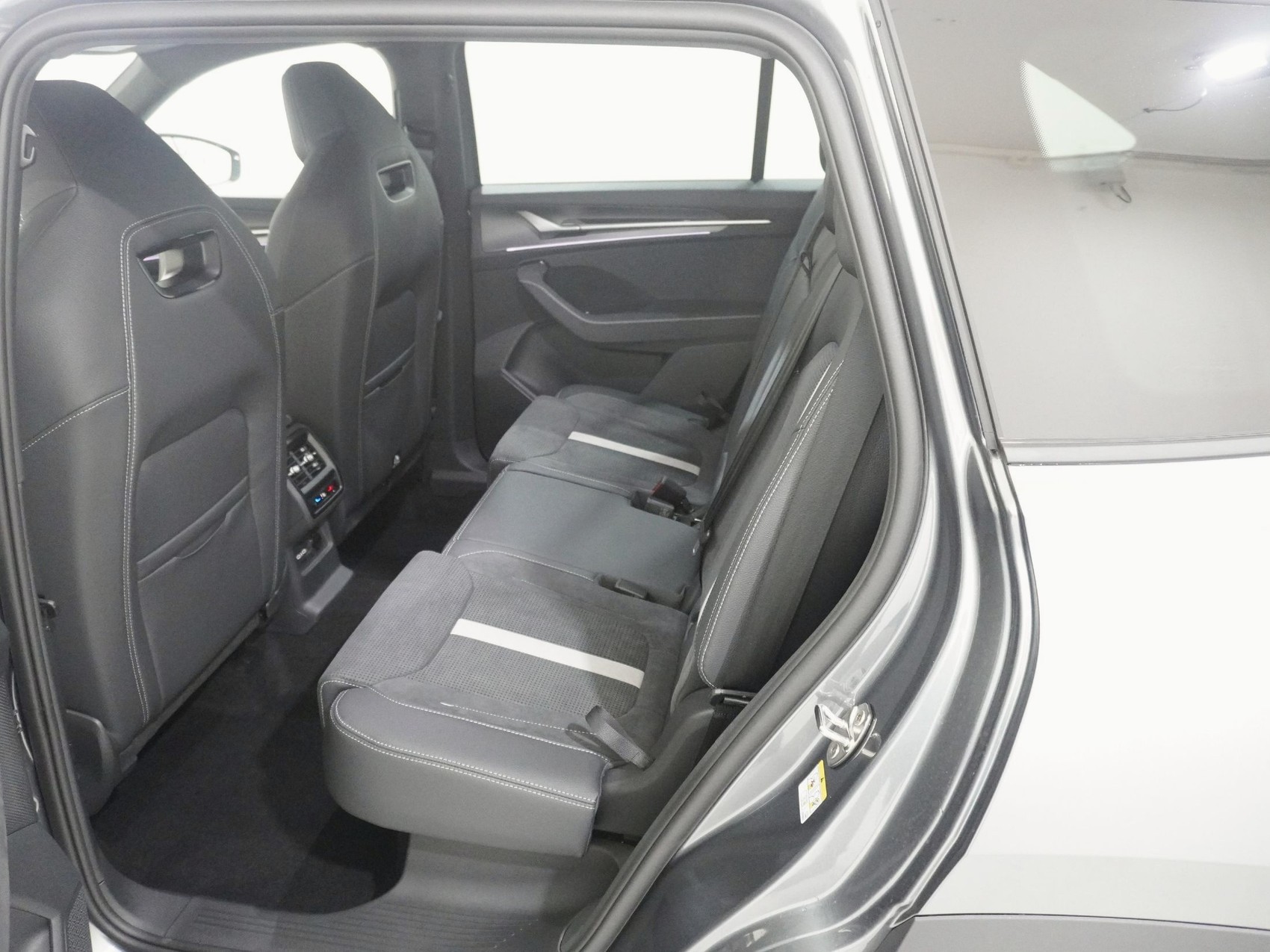 SKODA Kodiaq 1,5 TSI iV Plug-in-Hybrid Sportline-image-13