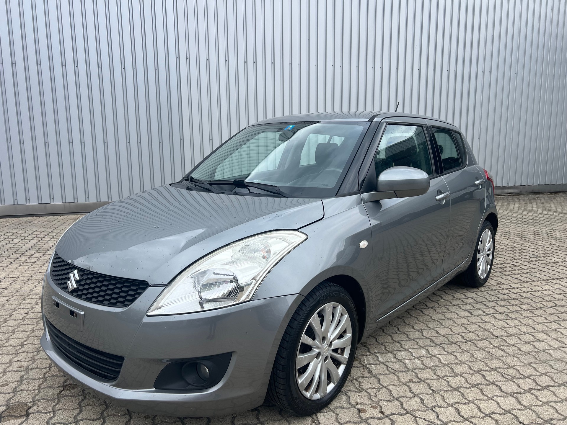 SUZUKI Swift 1.2i 16V GL Automatic-image-0
