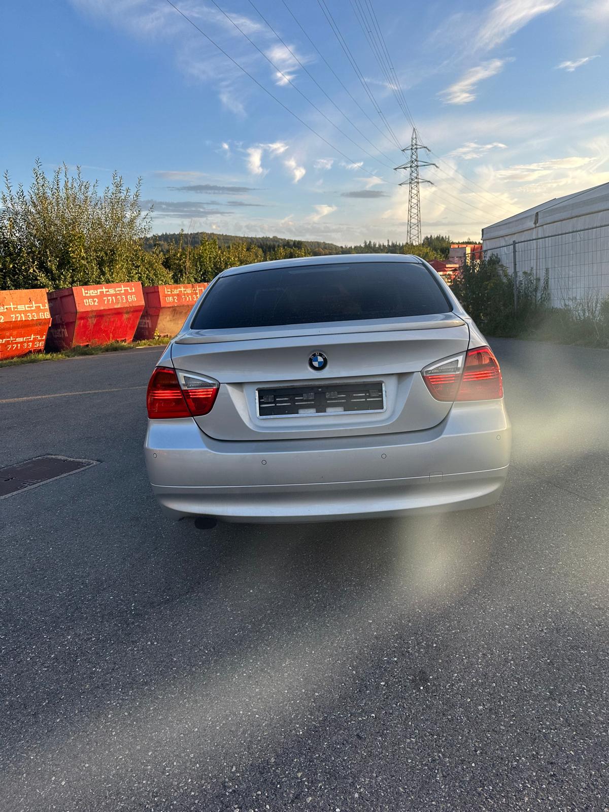 BMW 320d-image-2