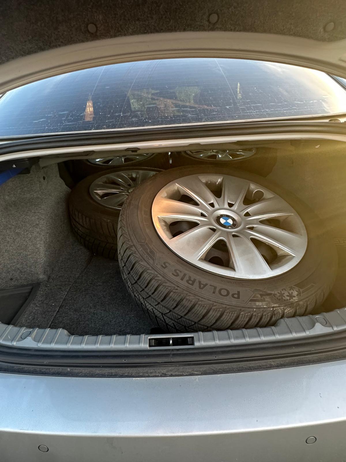 BMW 320d-image-9