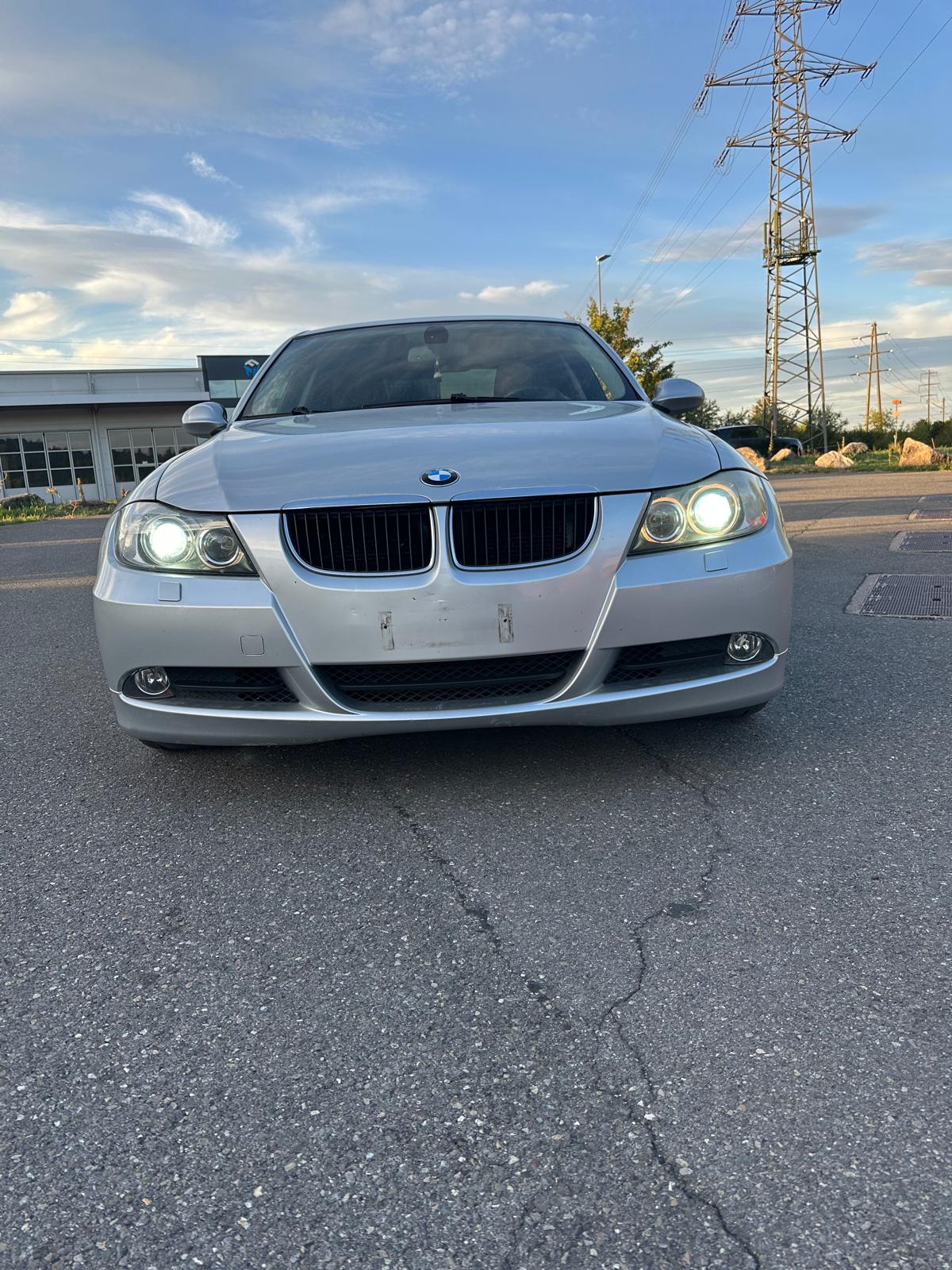 BMW 320d-image-7