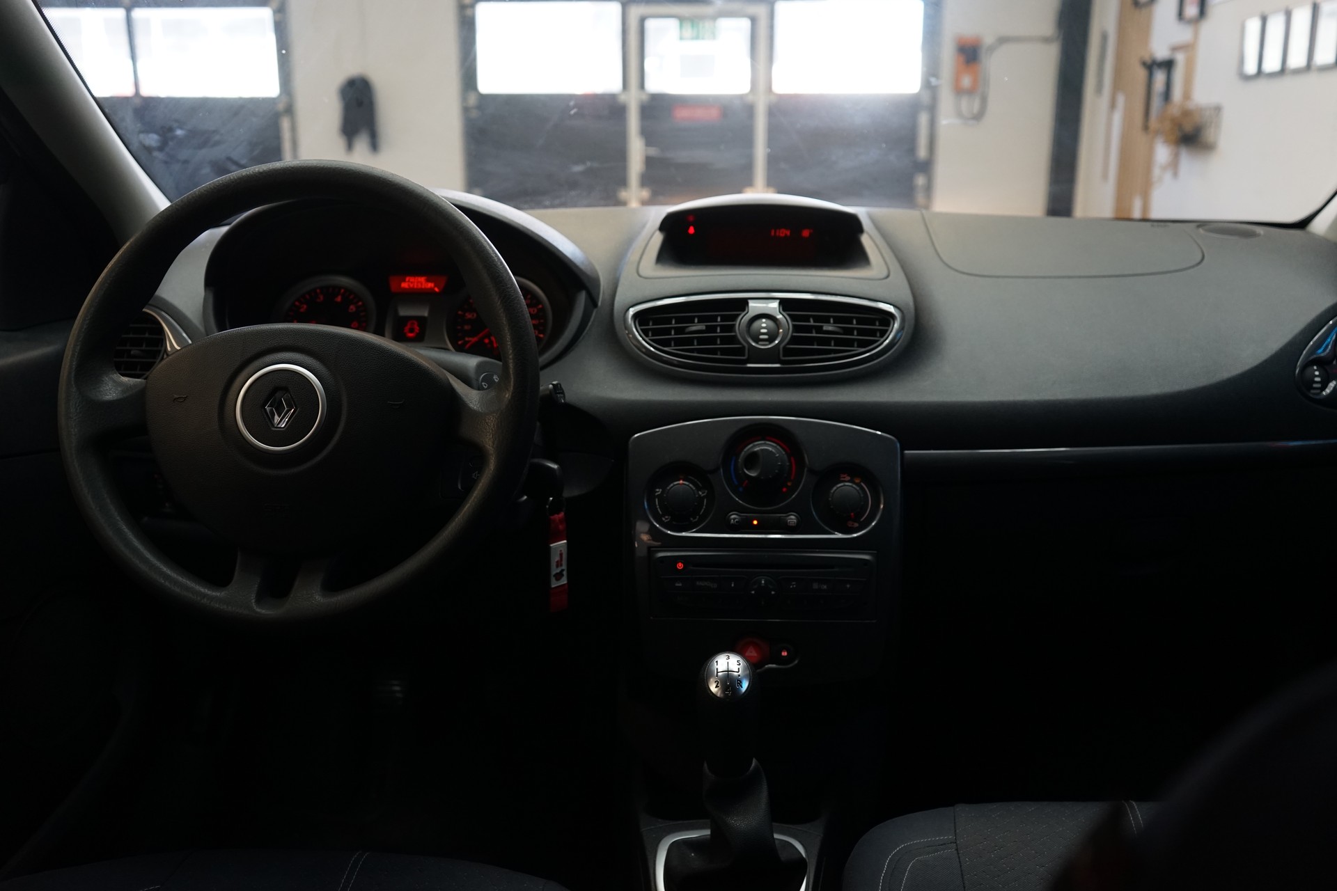 RENAULT Clio 1.2 16V Collection-image-6