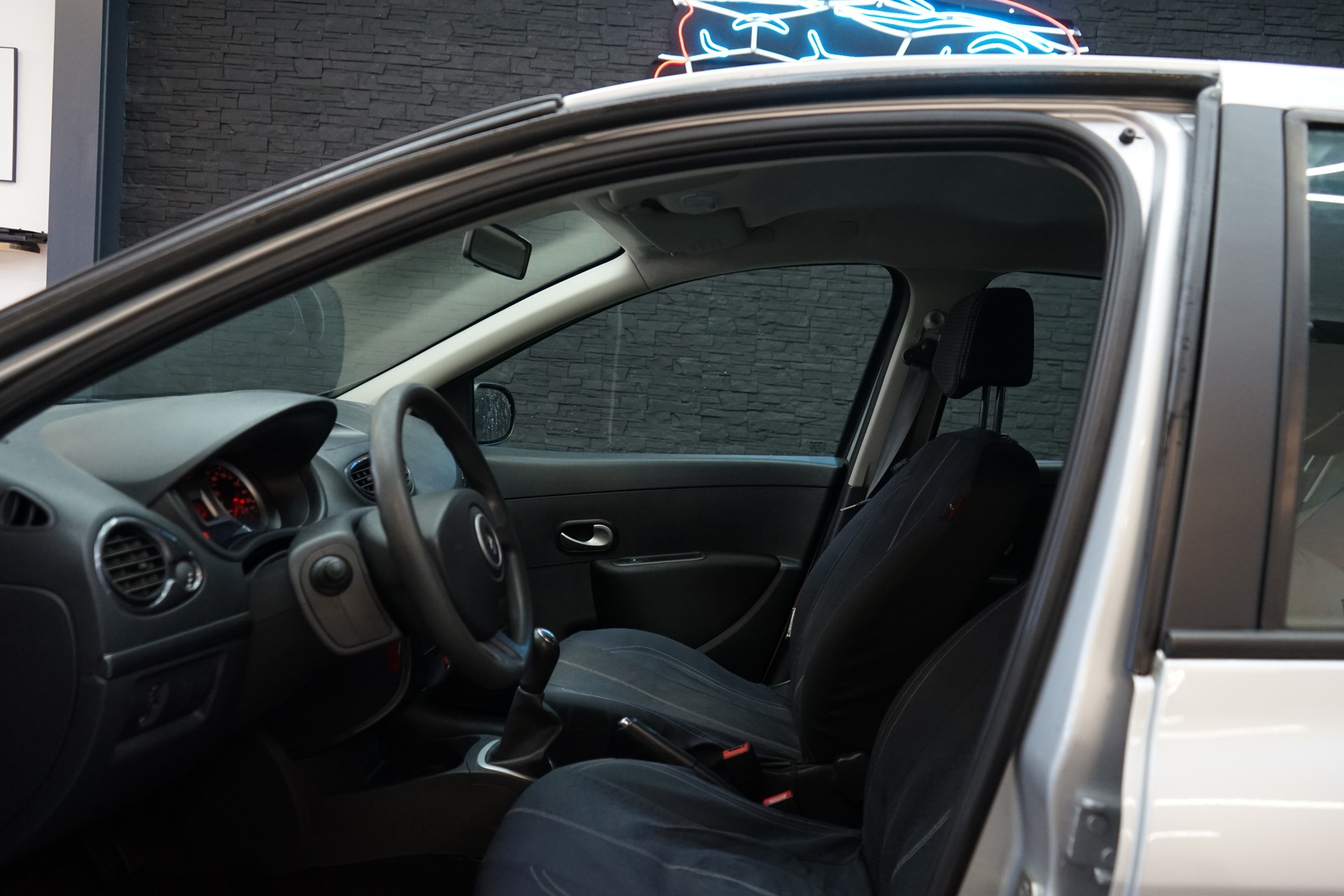 RENAULT Clio 1.2 16V Collection-image-3