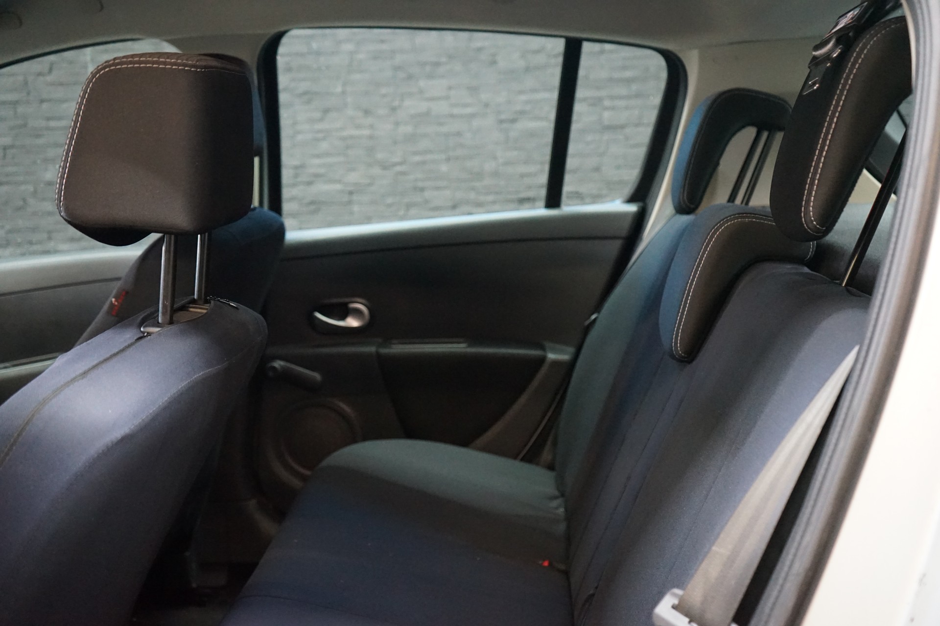 RENAULT Clio 1.2 16V Collection-image-12