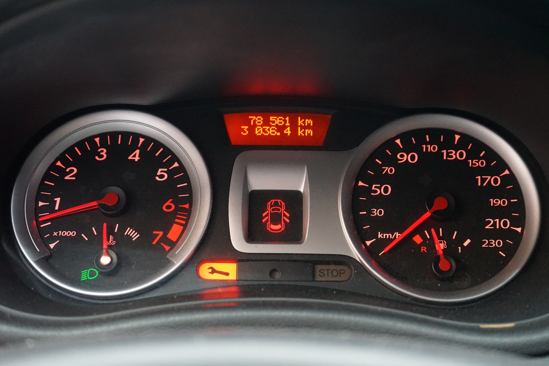RENAULT Clio 1.2 16V Collection-image-8