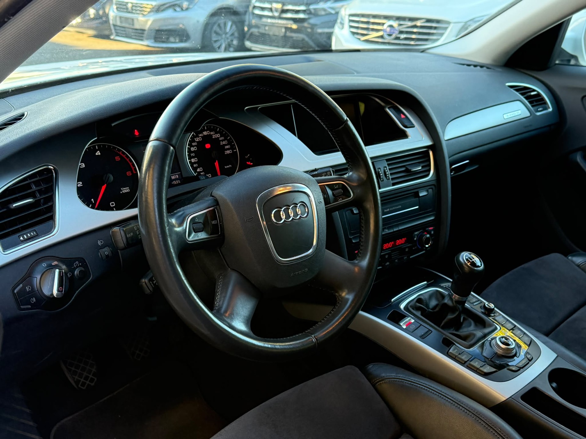 AUDI A4 Avant 2.0 TDI quattro-image-7