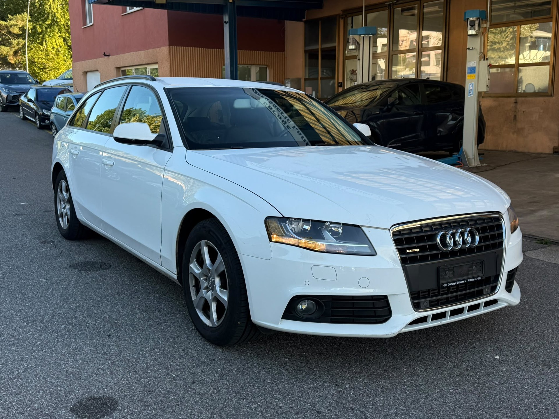 AUDI A4 Avant 2.0 TDI quattro-image-5