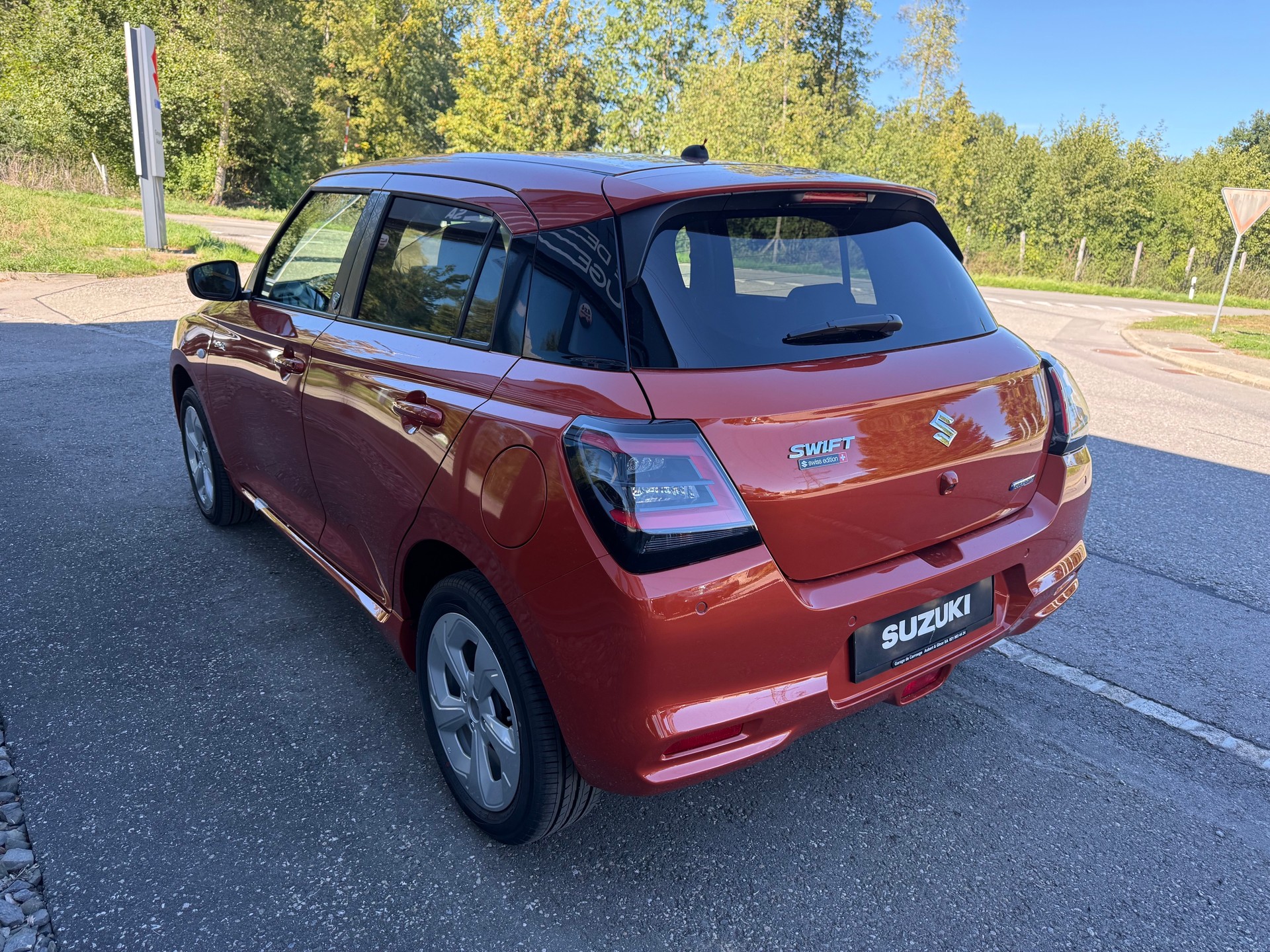 SUZUKI Swift 1.2 Piz Sulai Hybrid Top 4x4-image-3